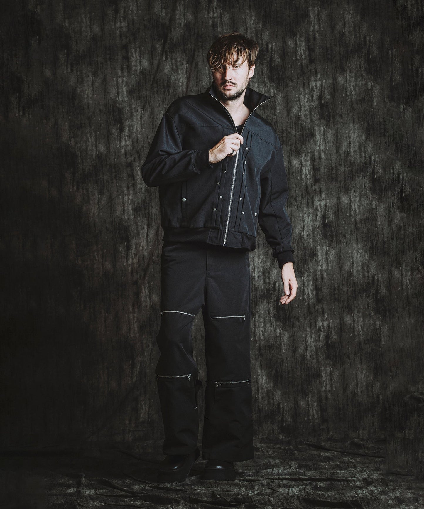BLACK Model:H182cm