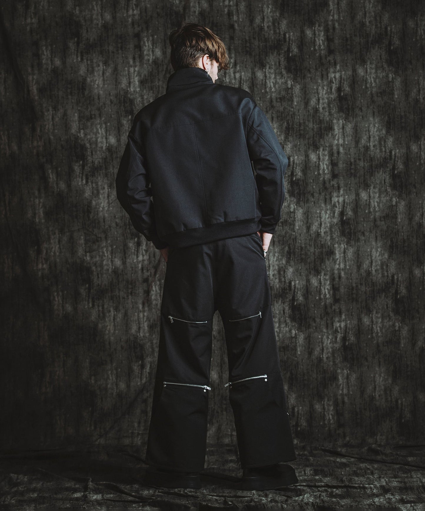 BLACK Model:H182cm