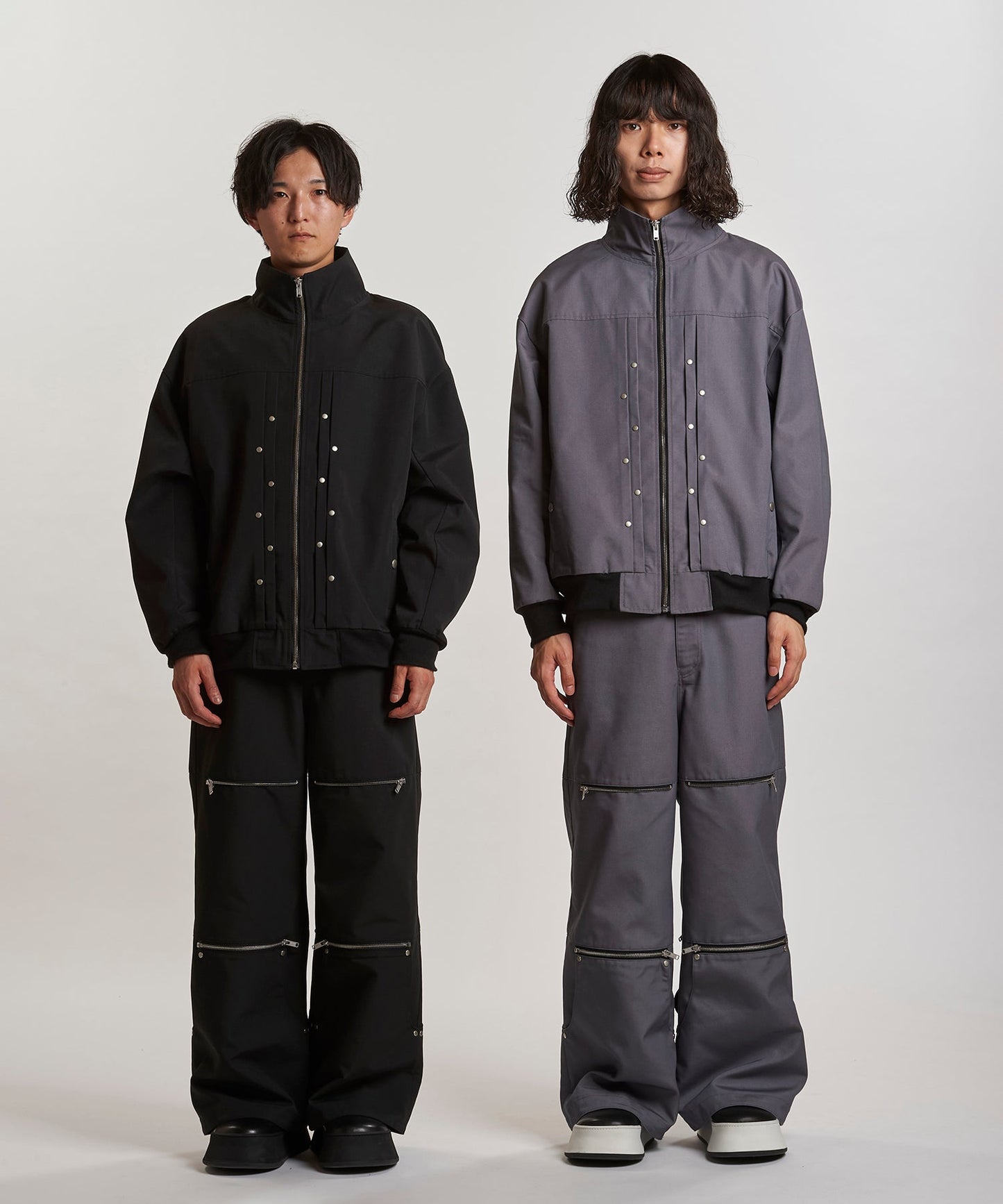 BLACK Model:H169cm / GRAY Model:H180cm