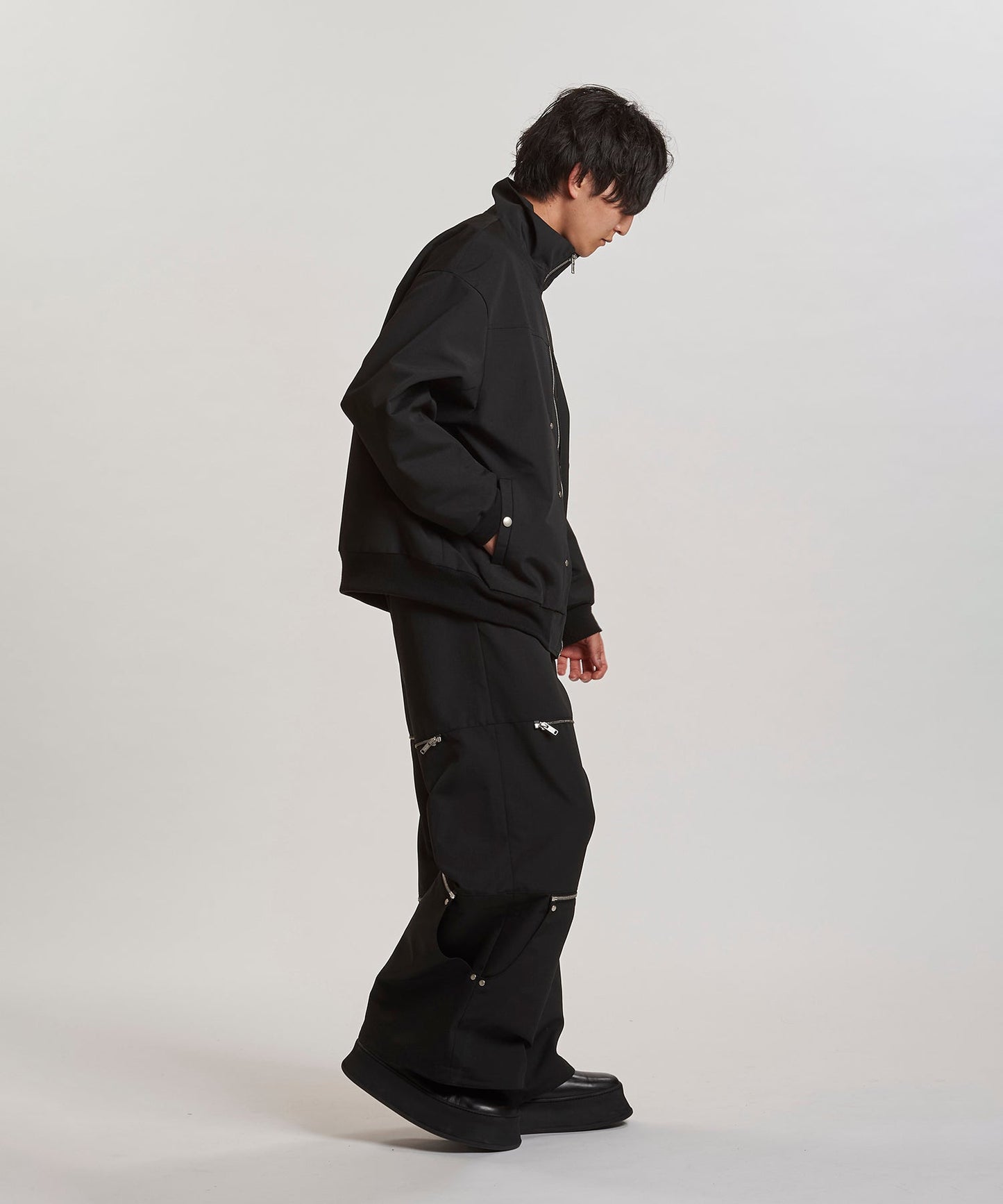 BLACK Model:H169cm