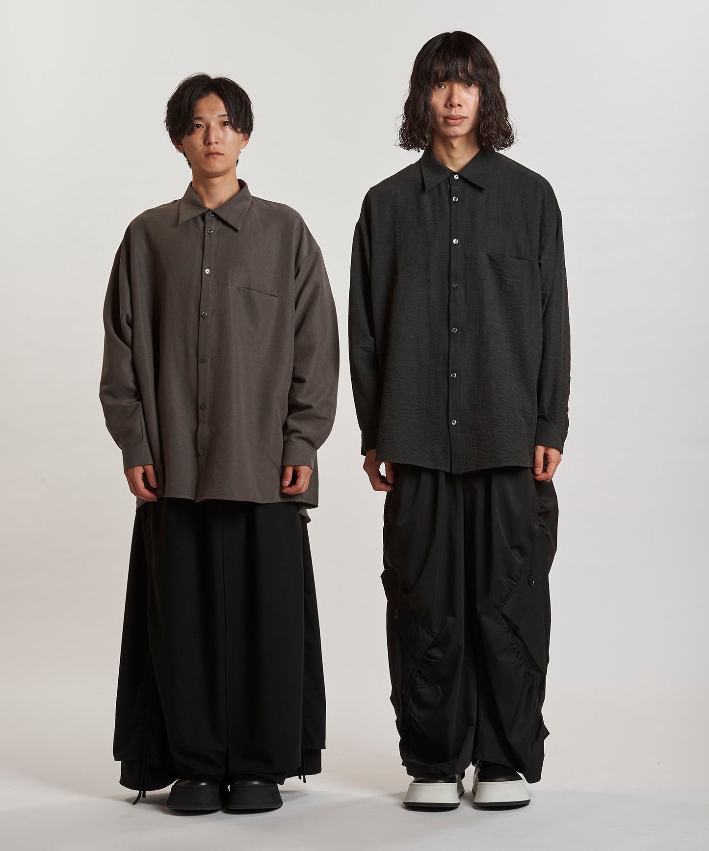 GRAY Model:H169cm / BLACK Model:H180cm