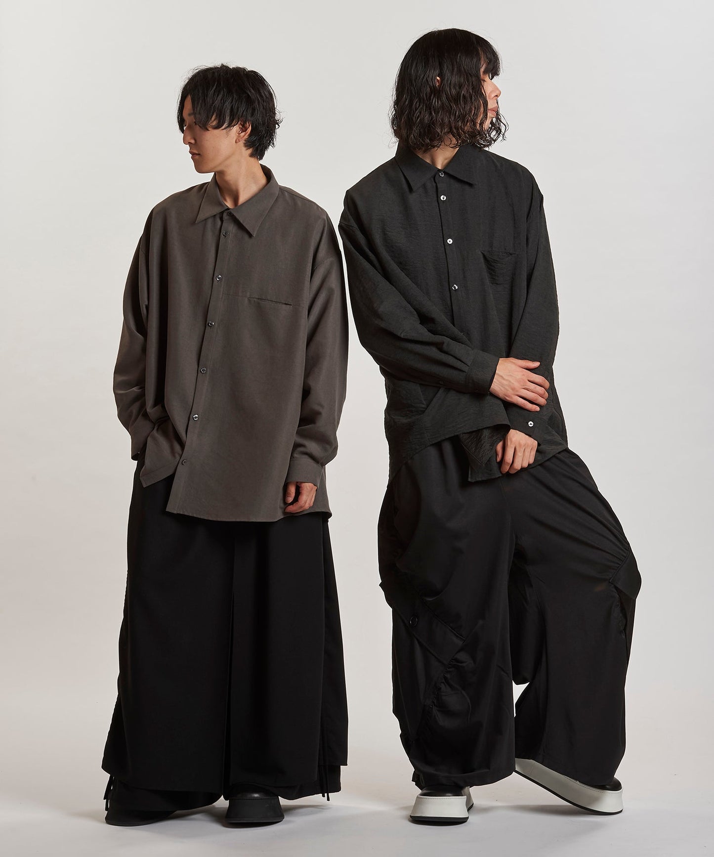 GRAY Model:H169cm / BLACK Model:H180cm