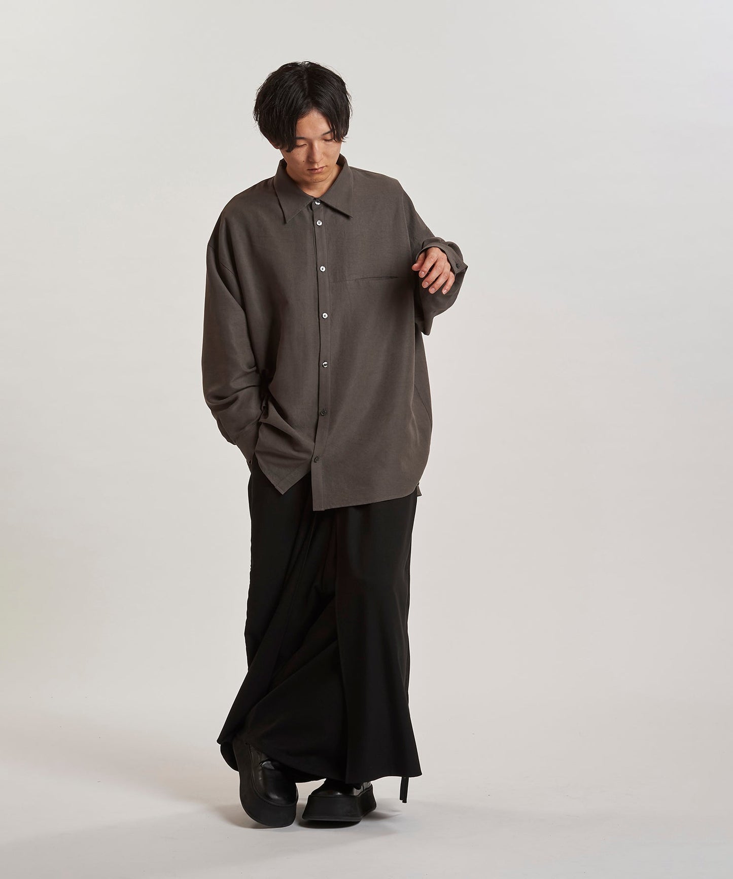 GRAY Model:H169cm