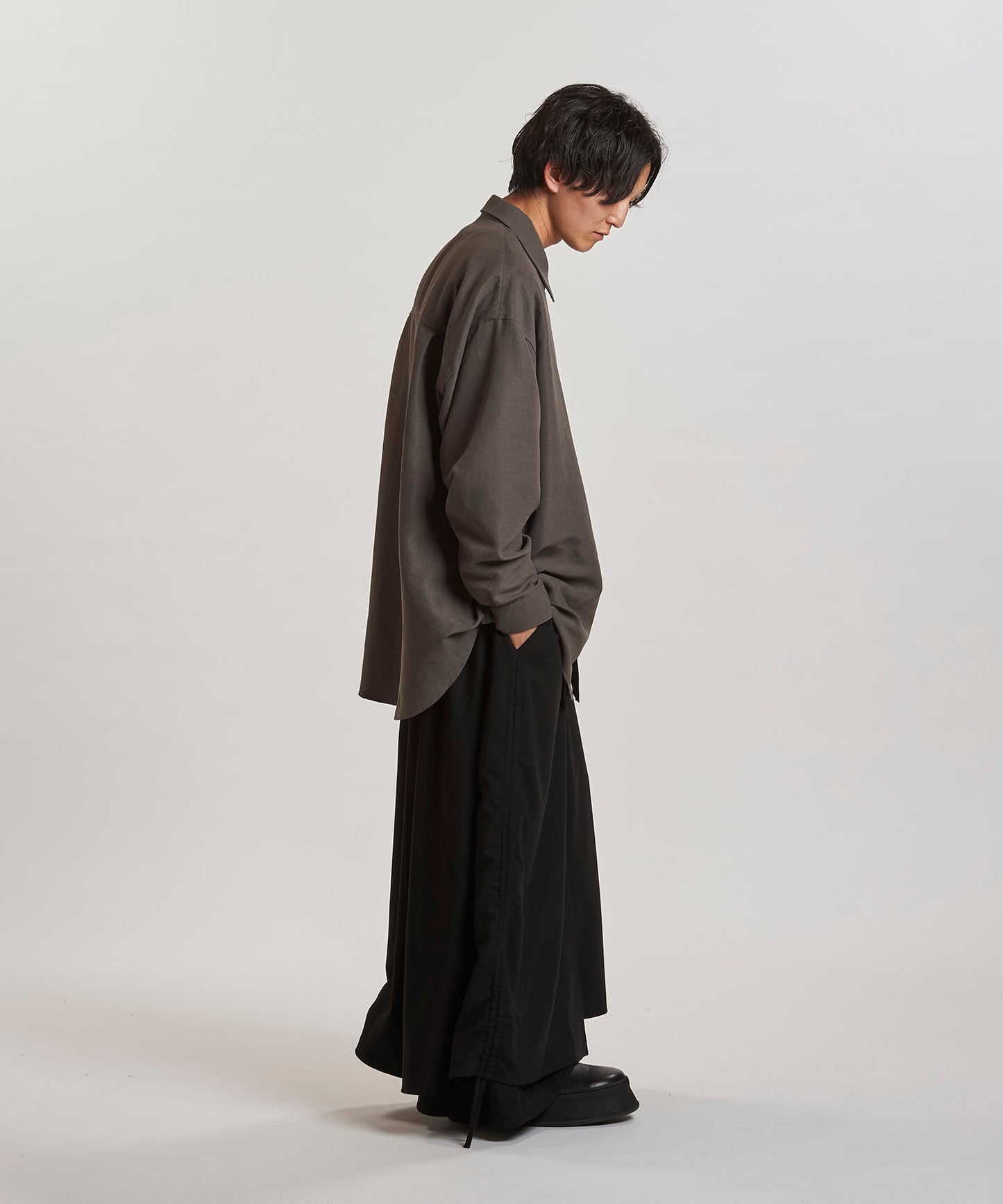 GRAY Model:H169cm