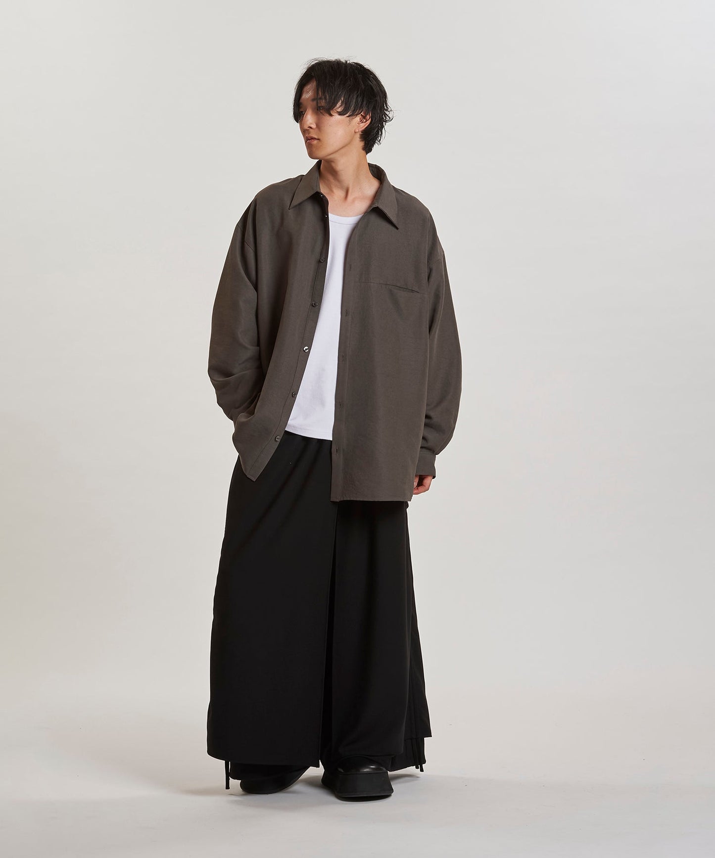 GRAY Model:H169cm