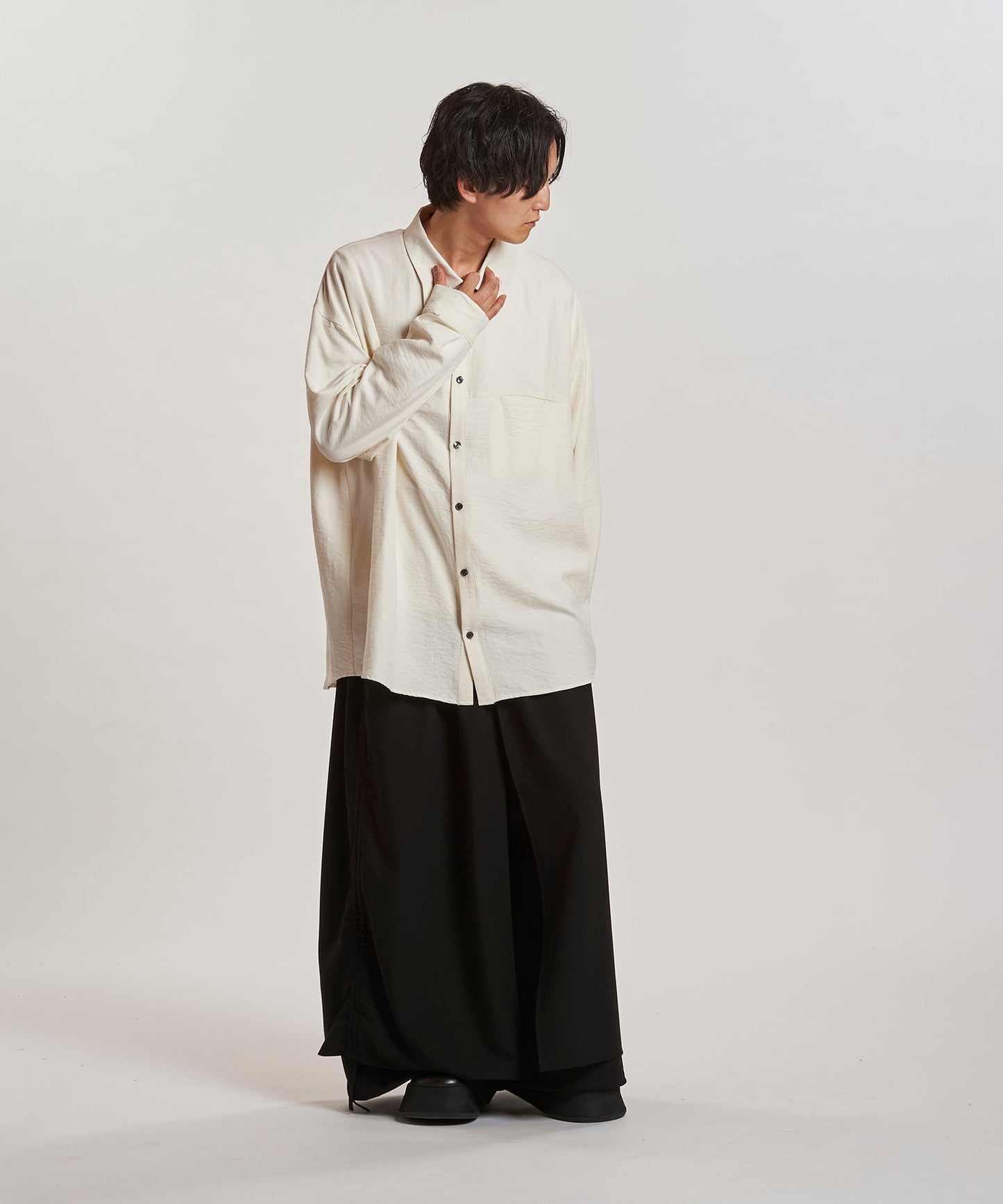 IVORY Model:H169cm
