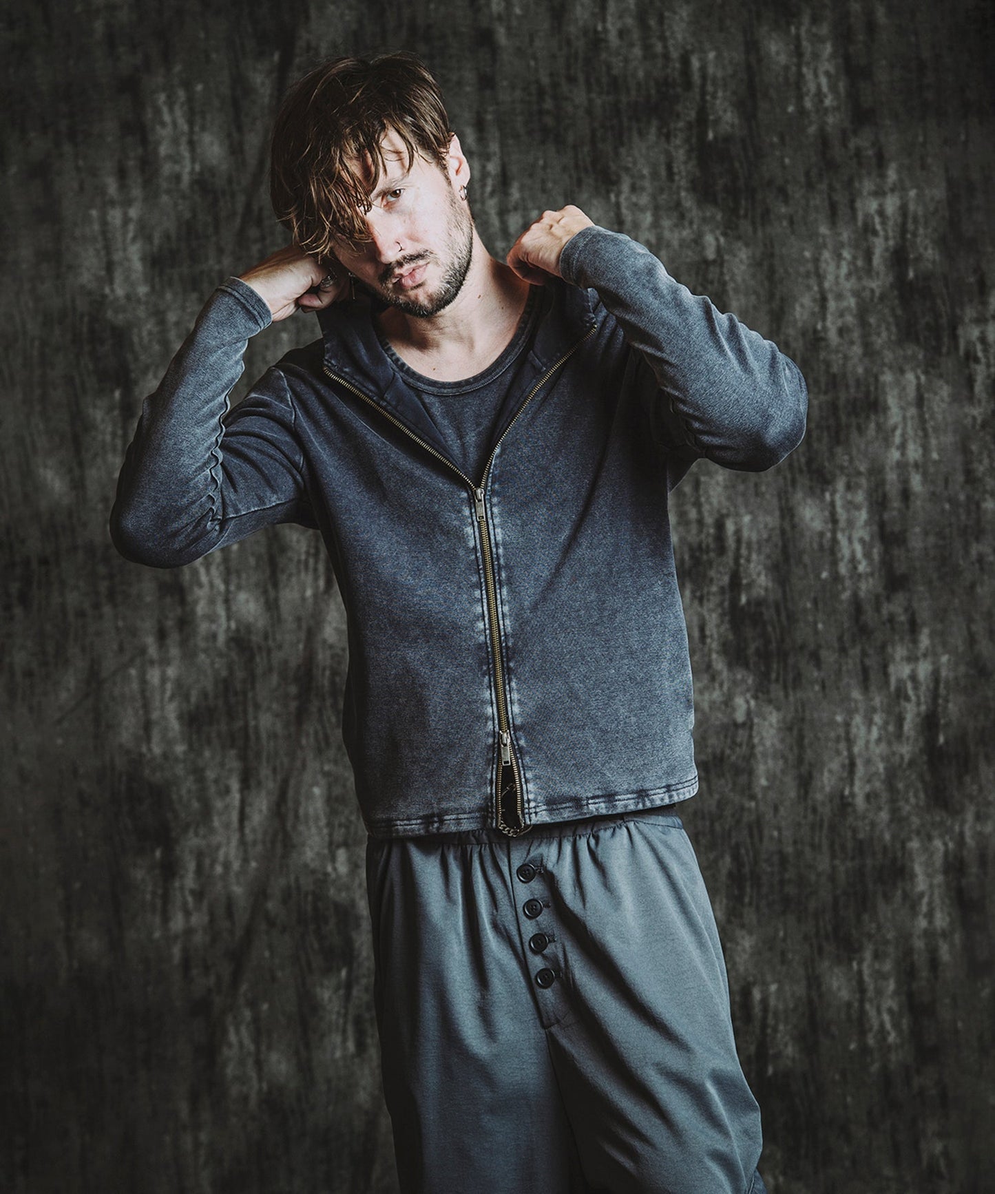 GRAY Model:H182cm
