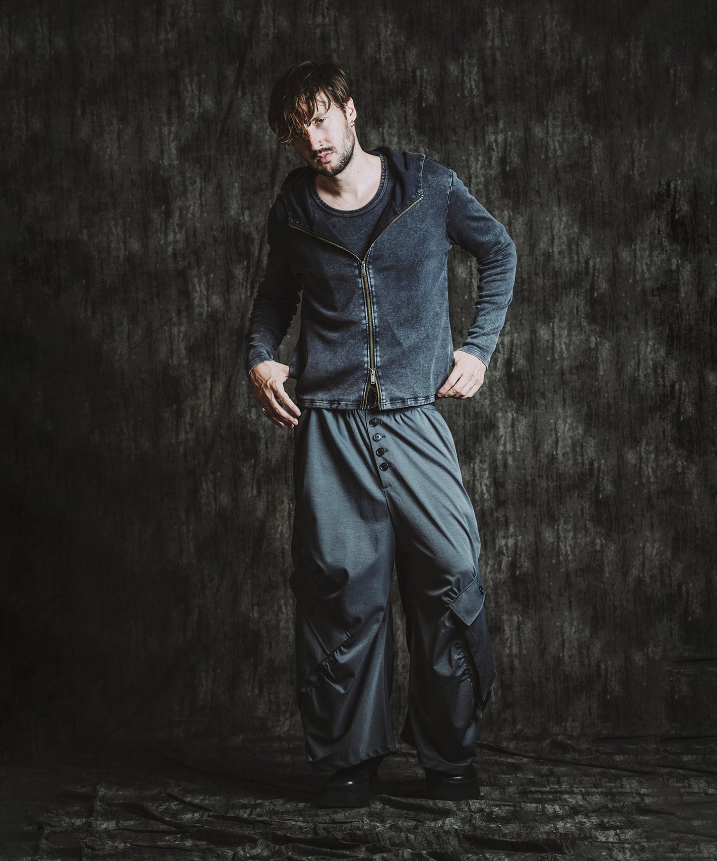 GRAY Model:H182cm