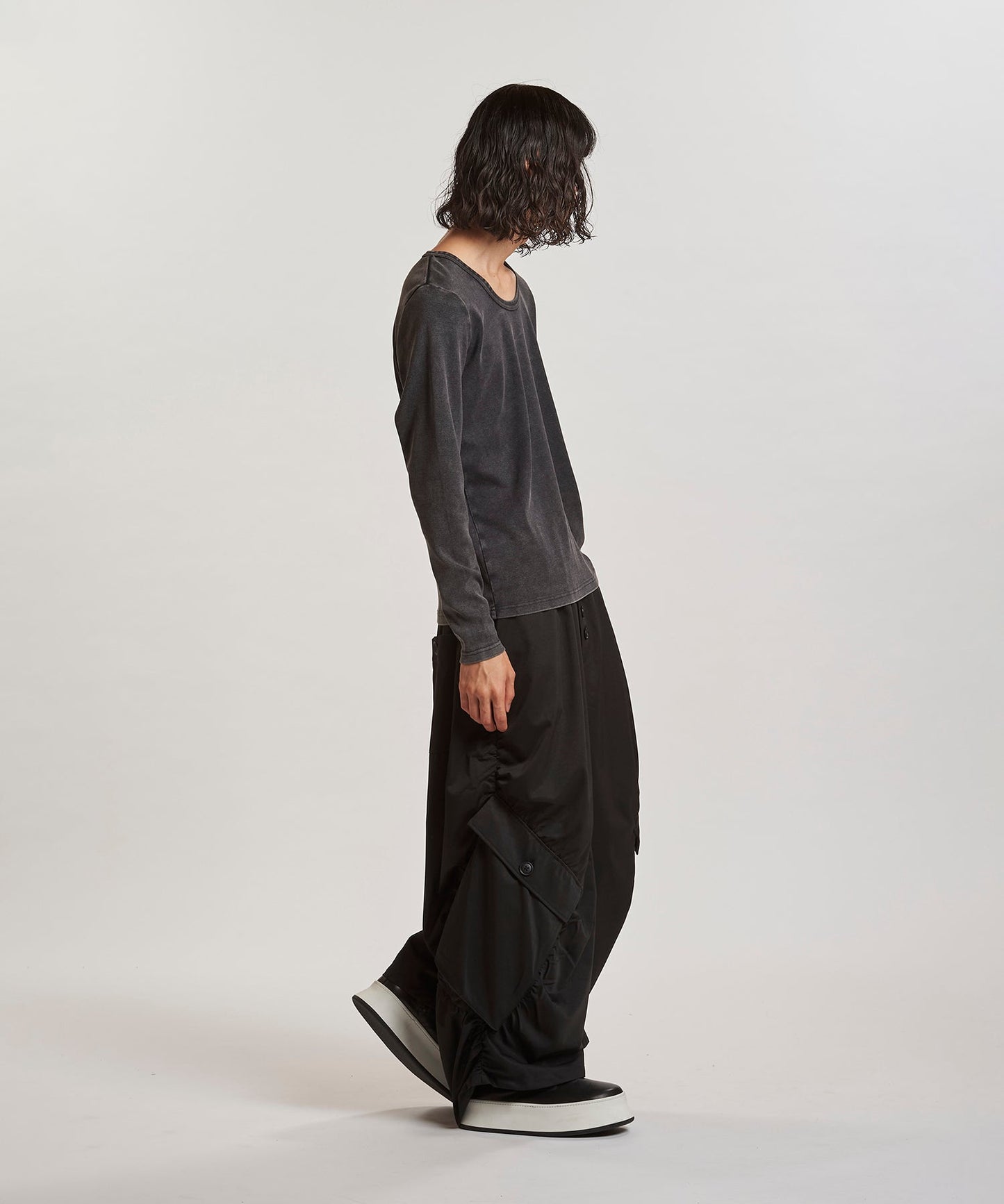 GRAY Model:H180cm