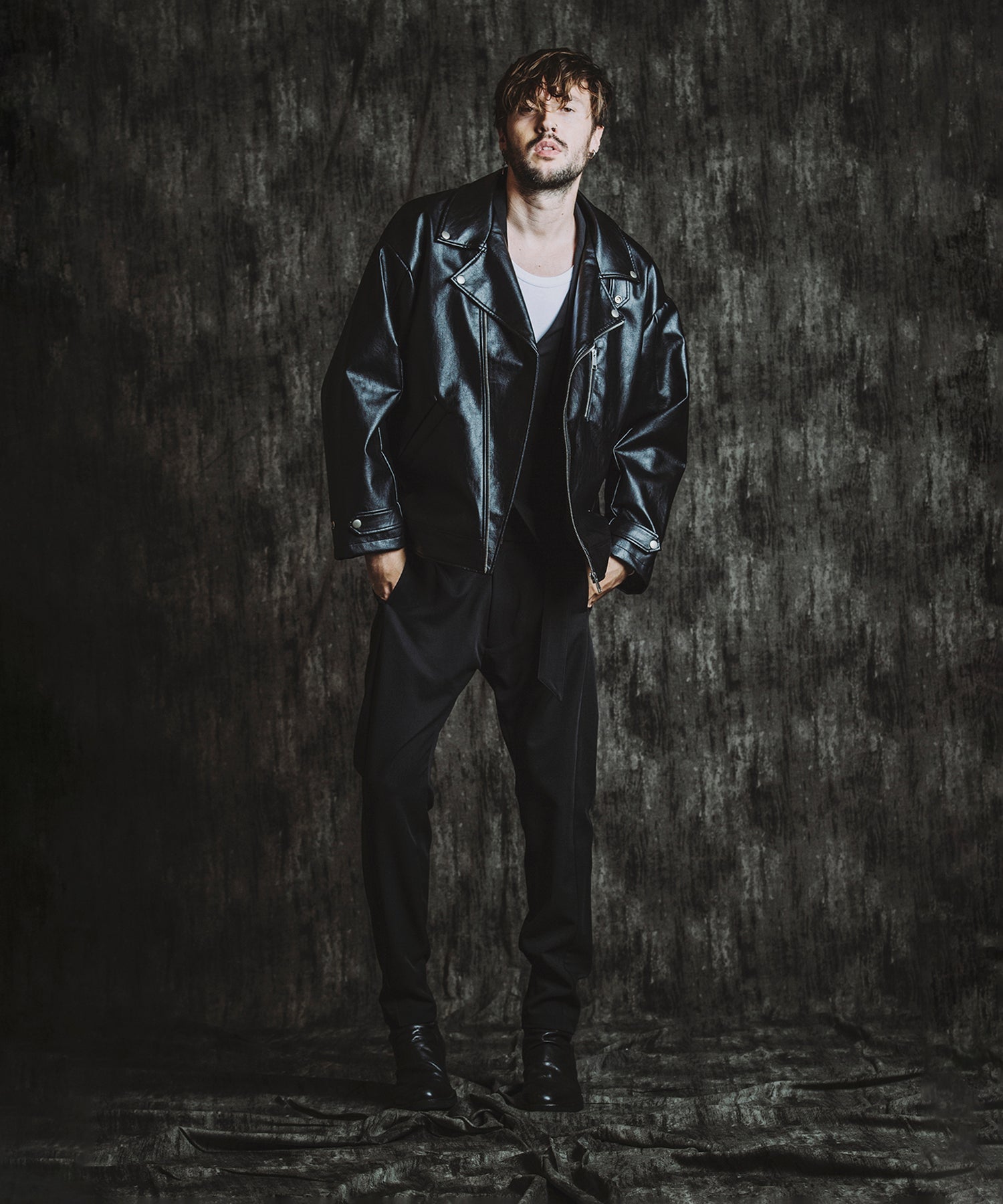 BLACK Model:H182cm
