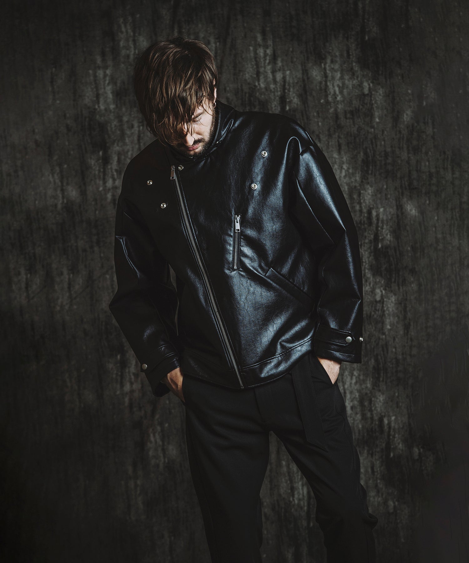 BLACK Model:H182cm
