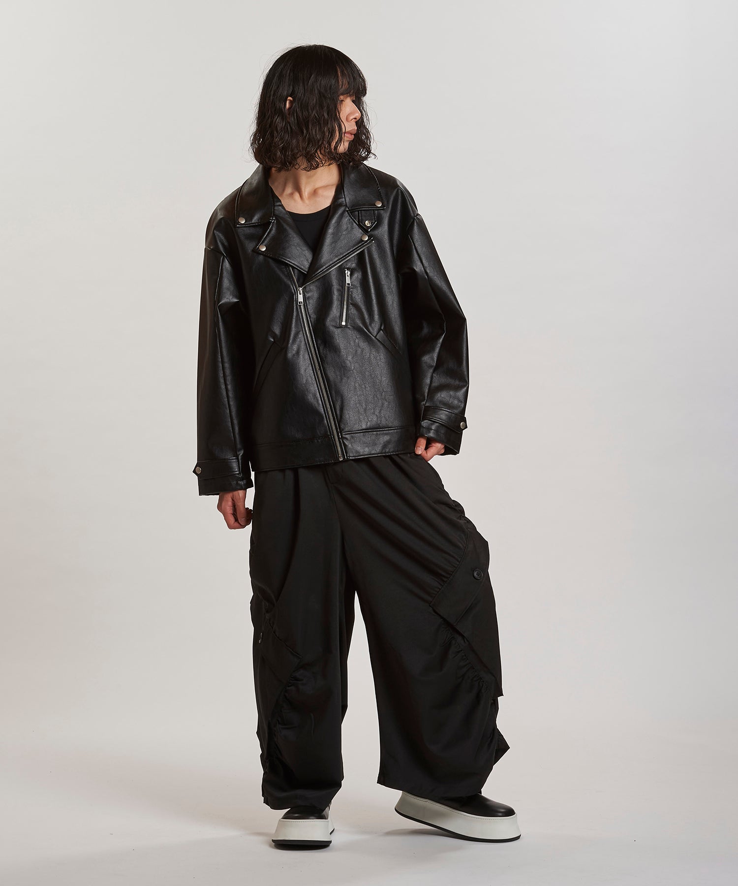 BLACK Model:H180cm