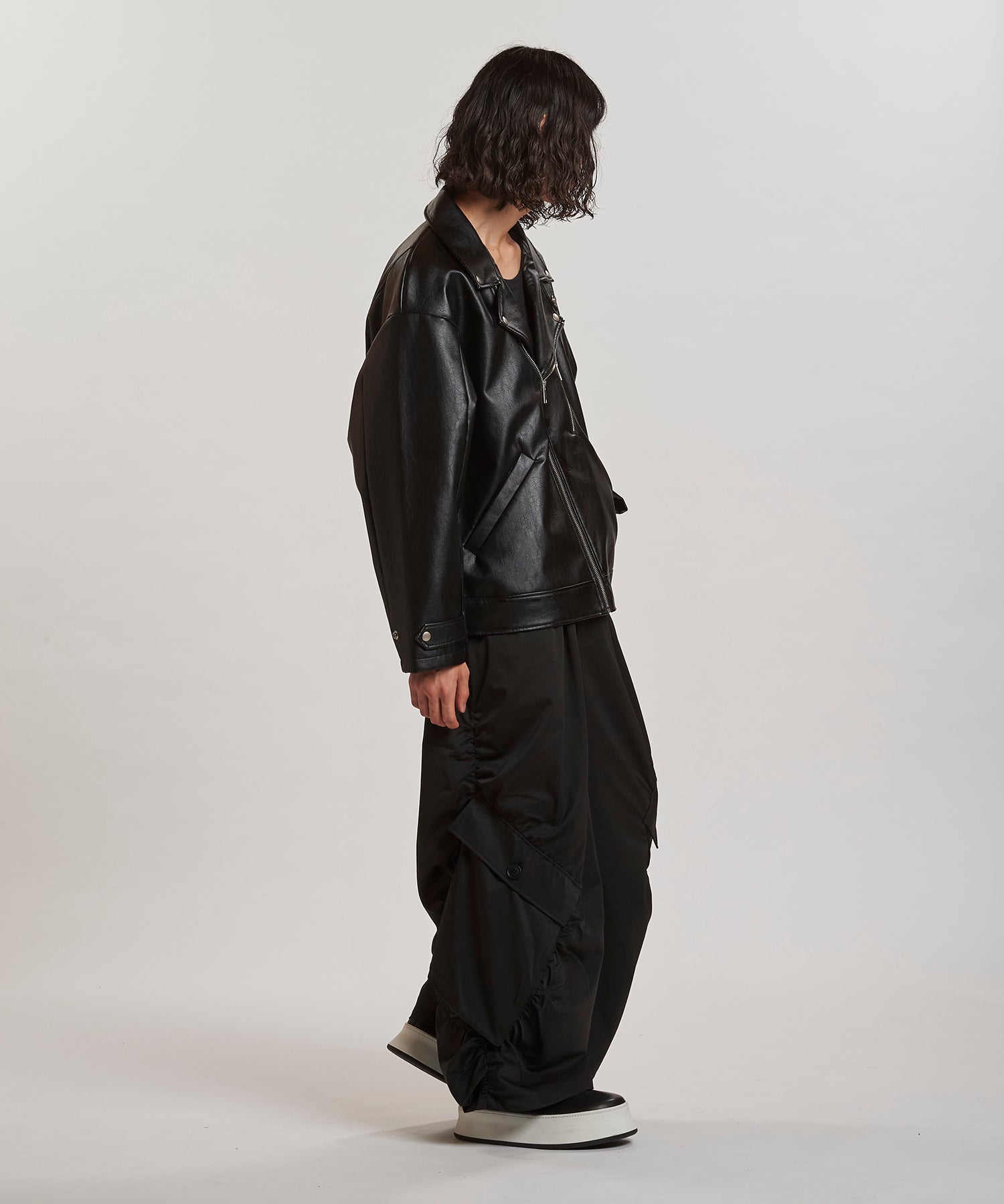 BLACK Model:H180cm