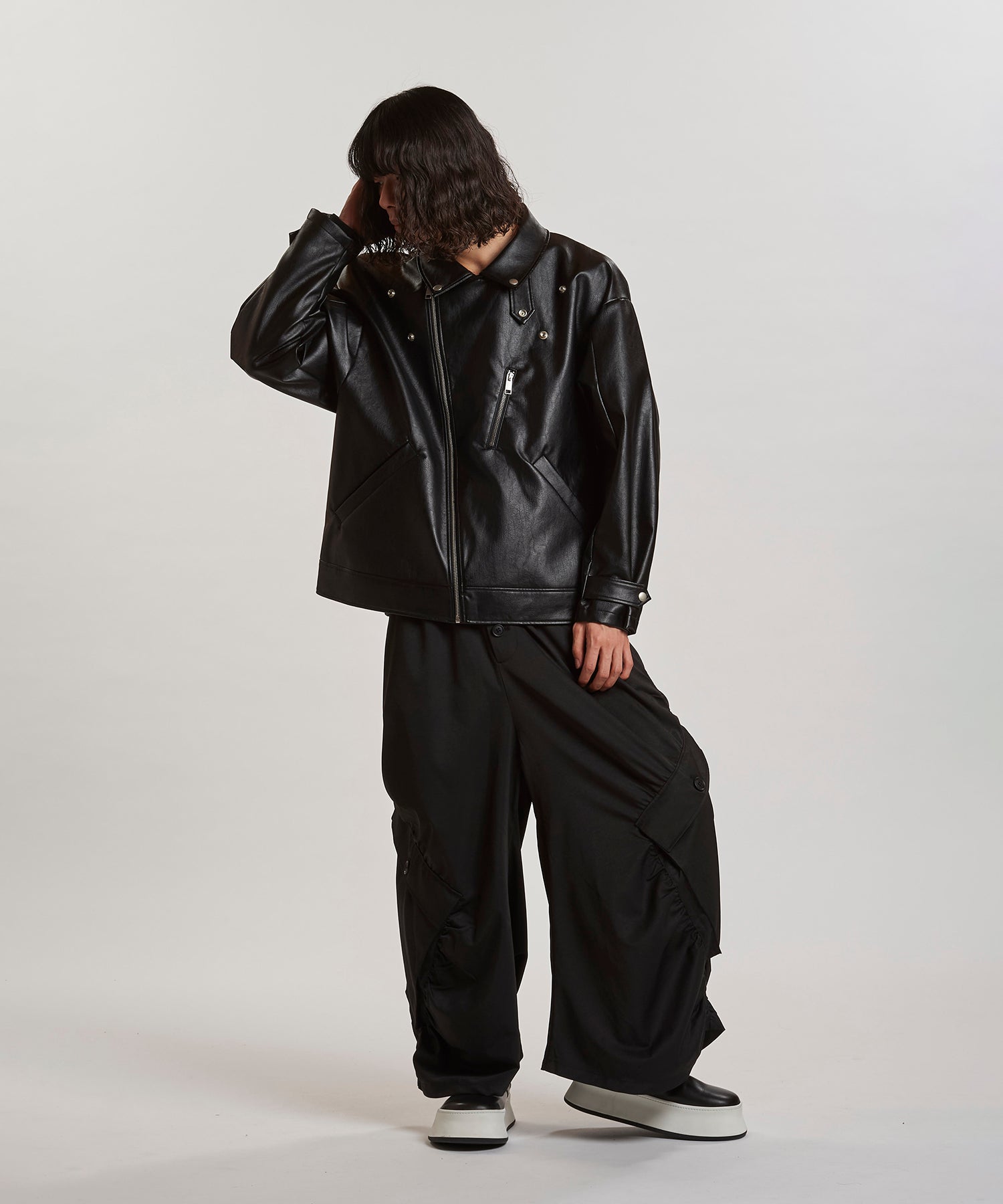 BLACK Model:H180cm