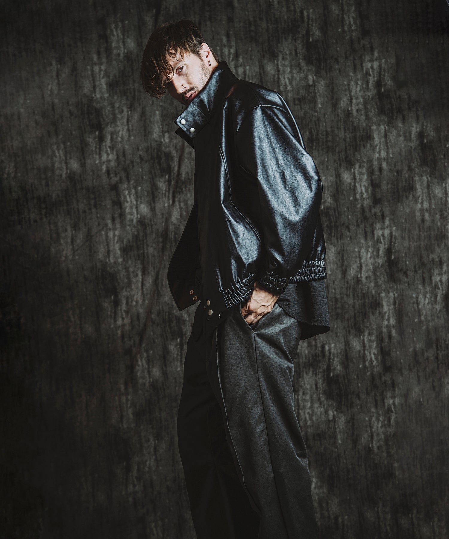 BLACK Model:H182cm