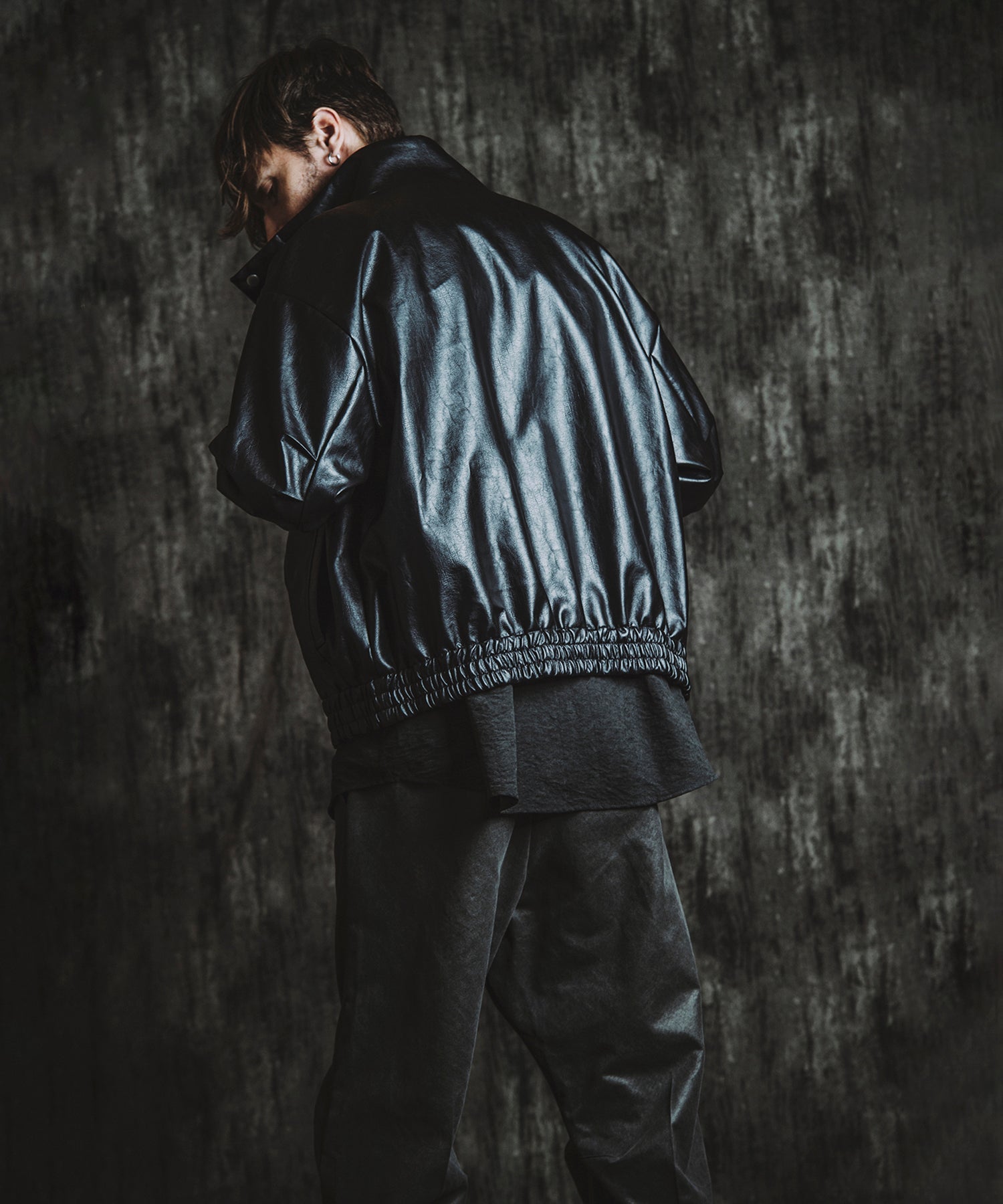 BLACK Model:H182cm