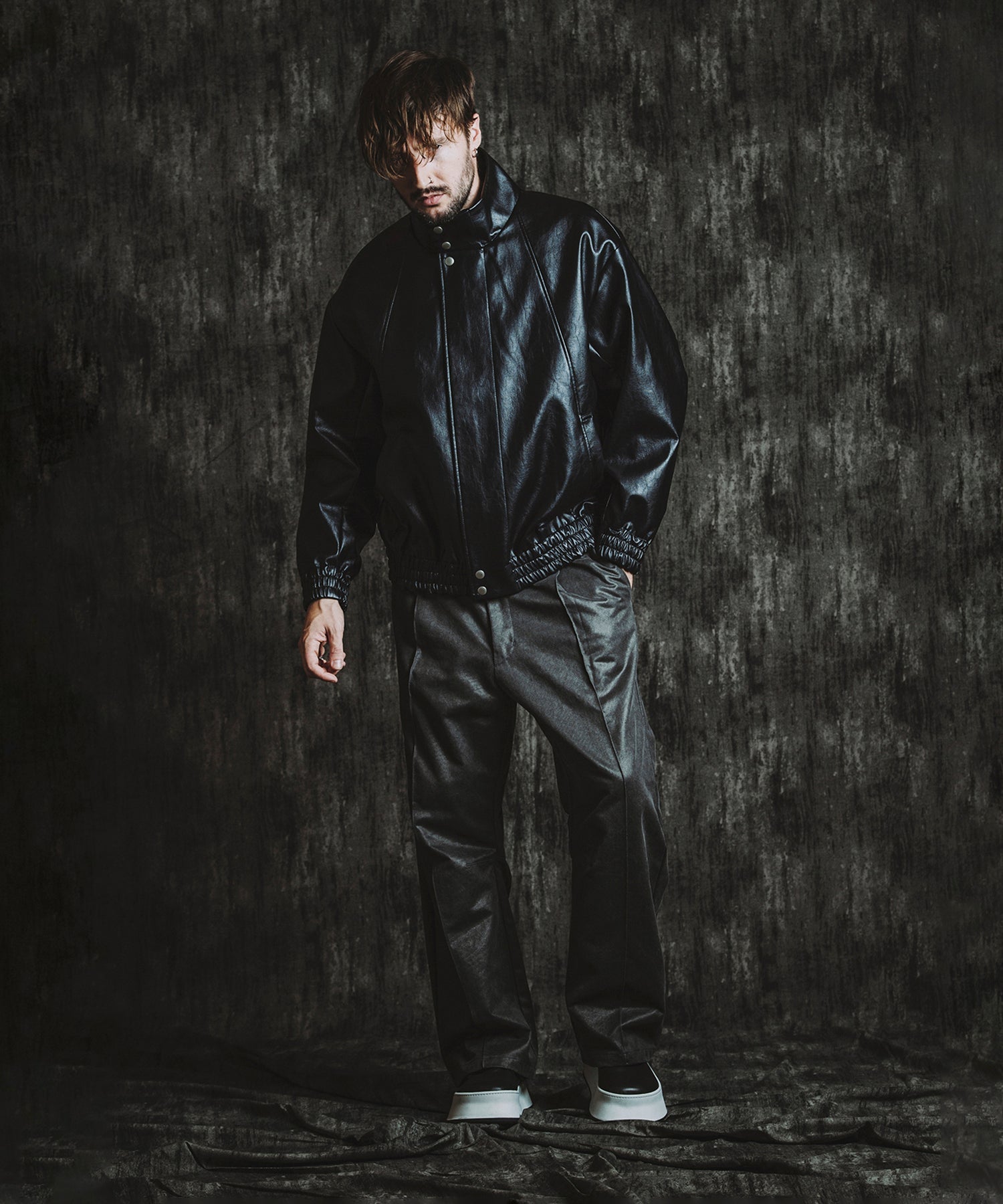 BLACK Model:H182cm