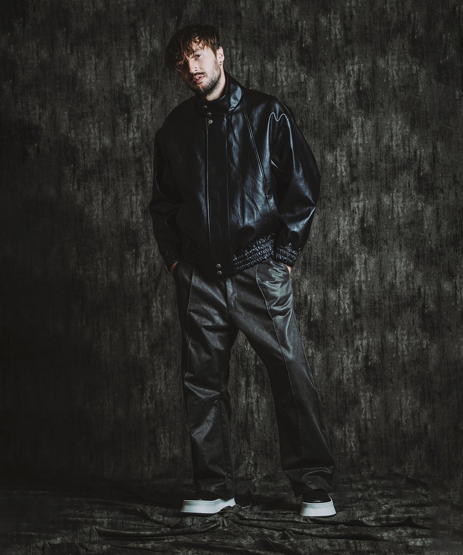 BLACK Model:H182cm