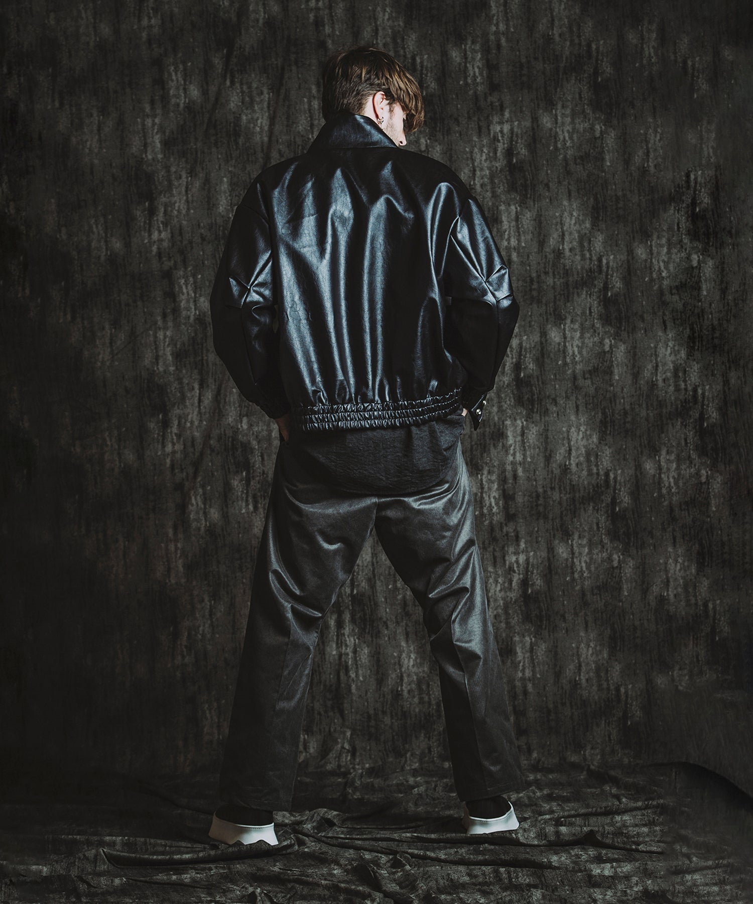 BLACK Model:H182cm