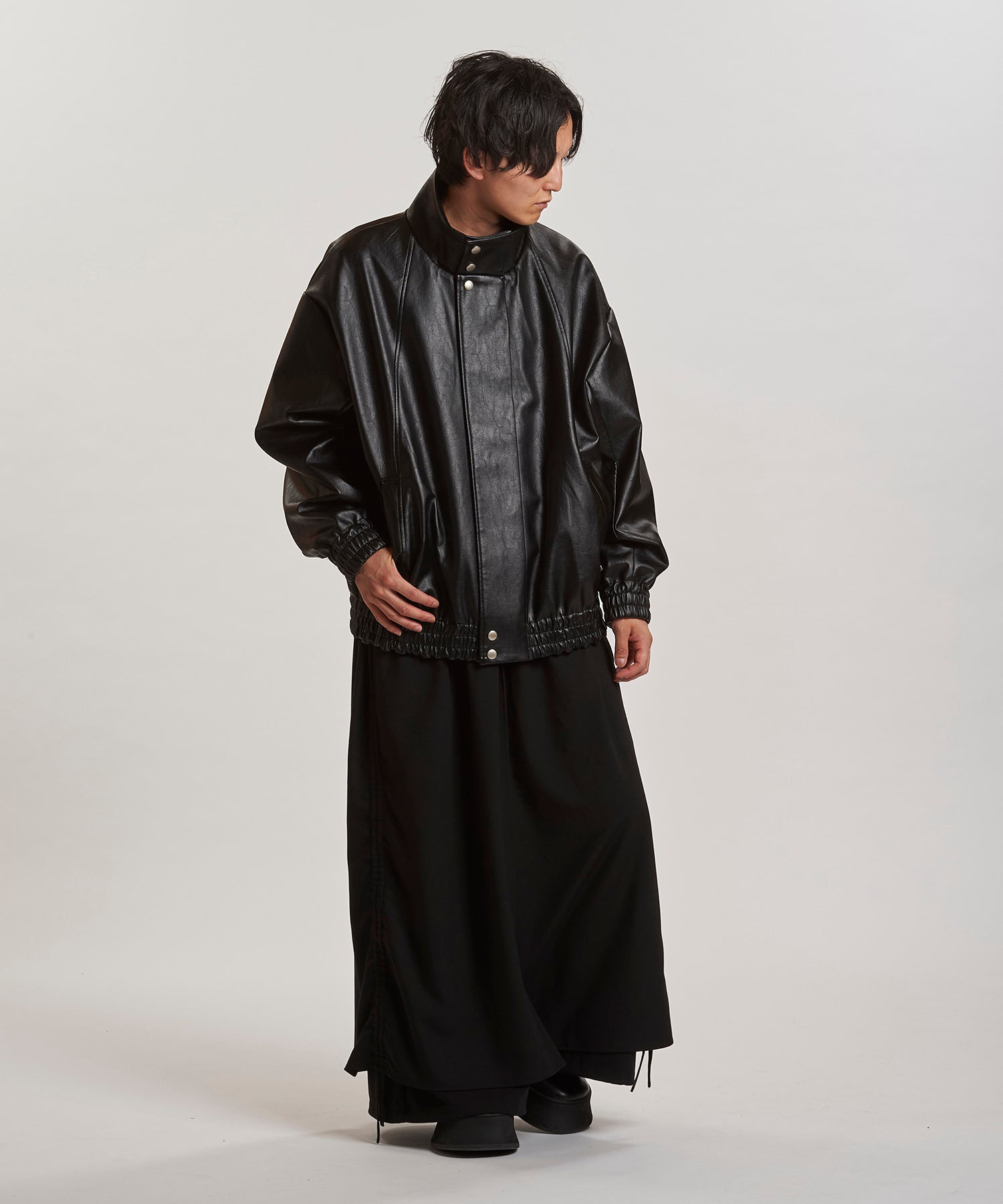 BLACK Model:H169cm