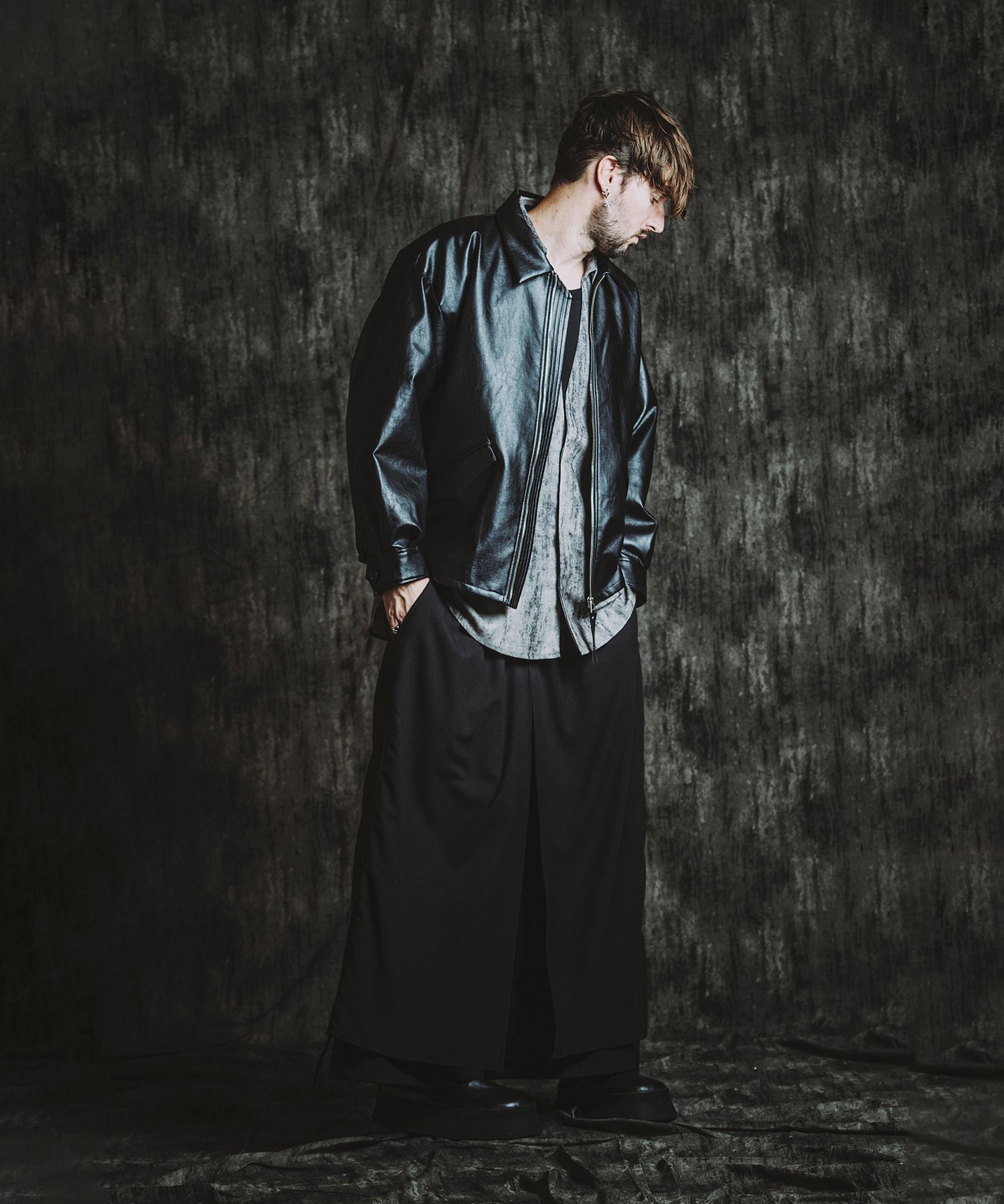 BLACK Model:H182cm