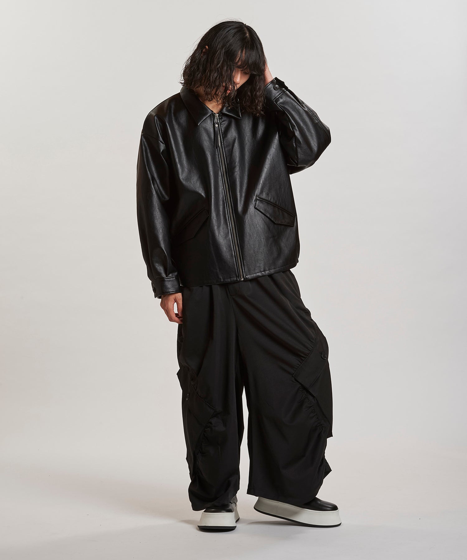 BLACK Model:H180cm