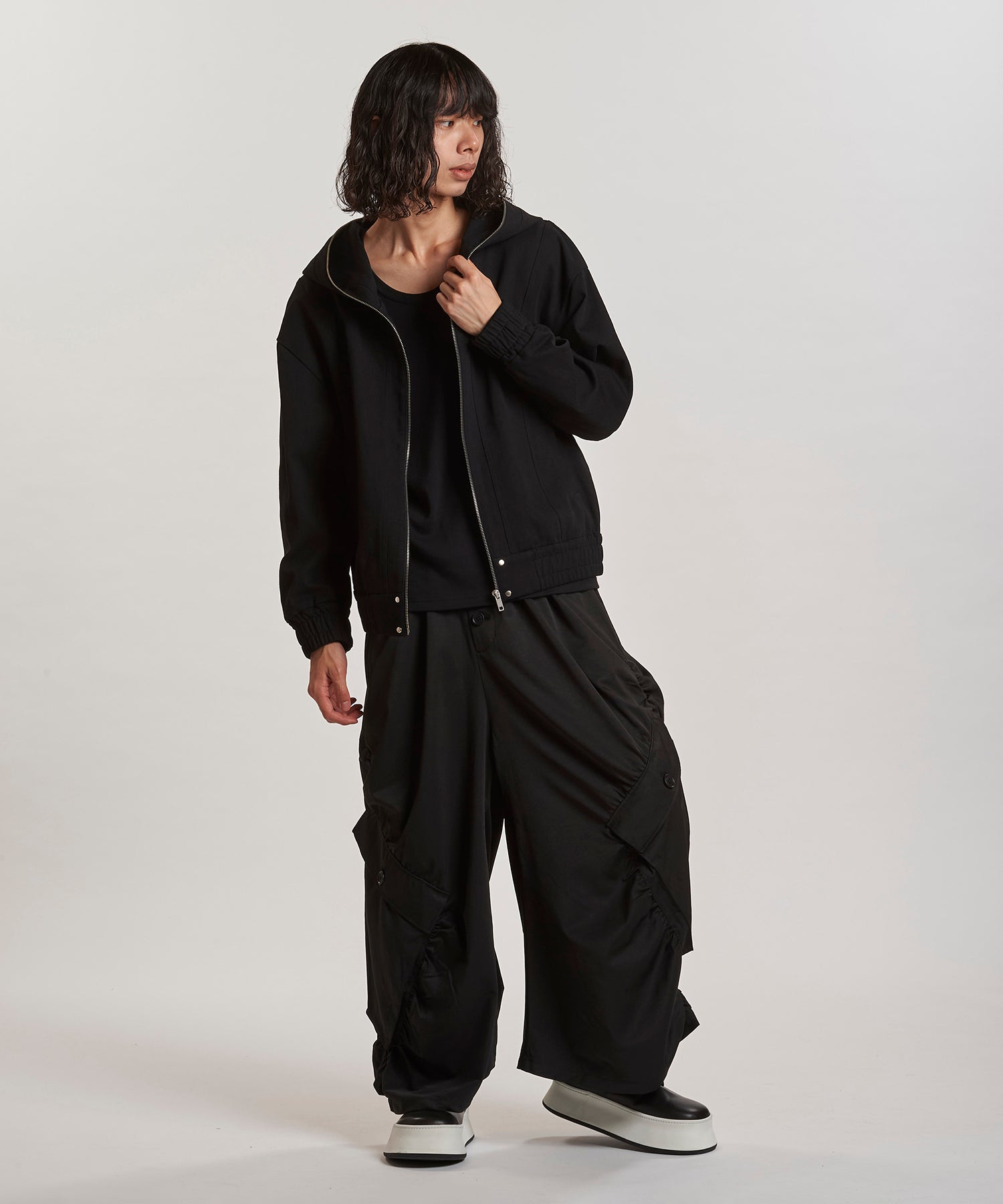 BLACK Model:H180cm