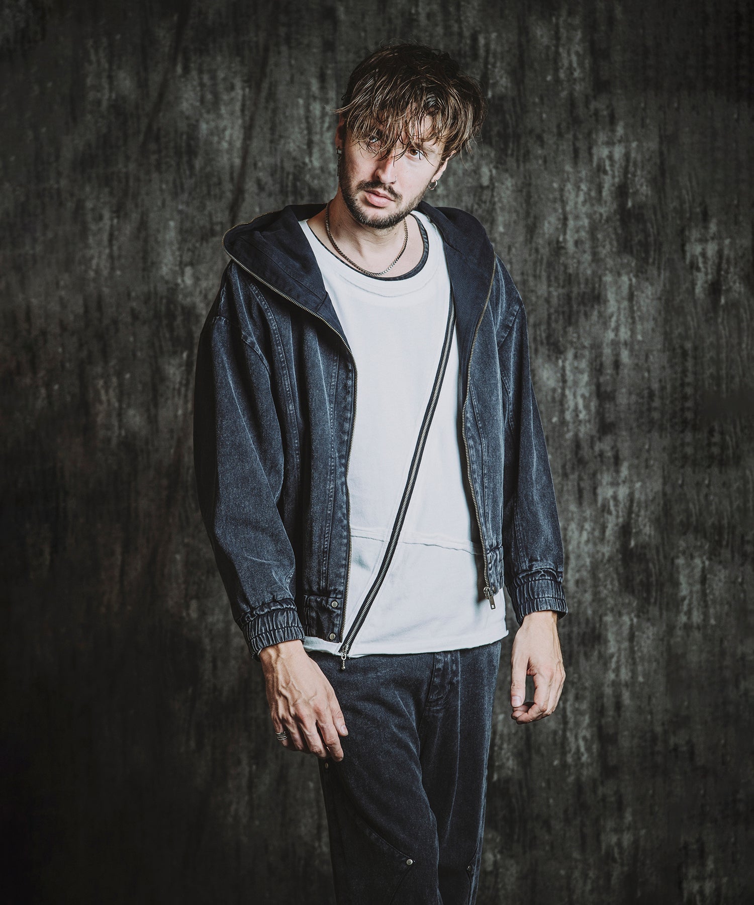 GRAY Model:H182cm