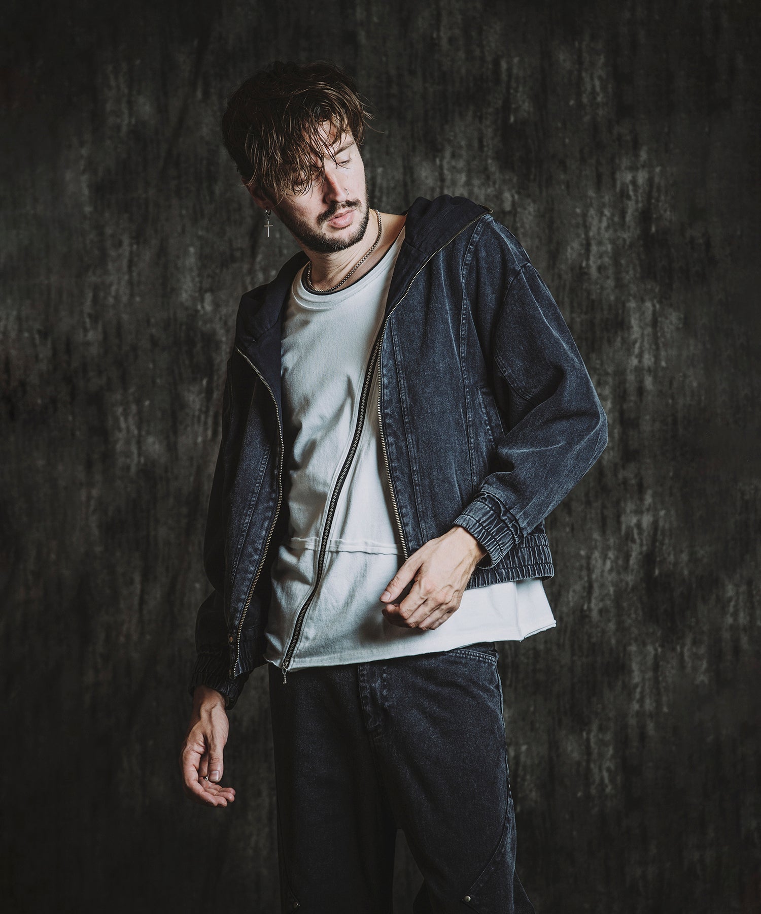 GRAY Model:H182cm