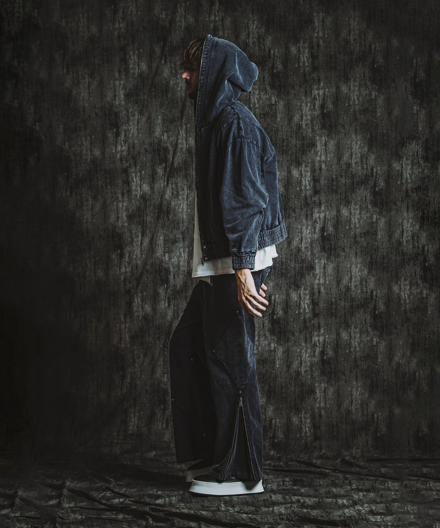 GRAY Model:H182cm