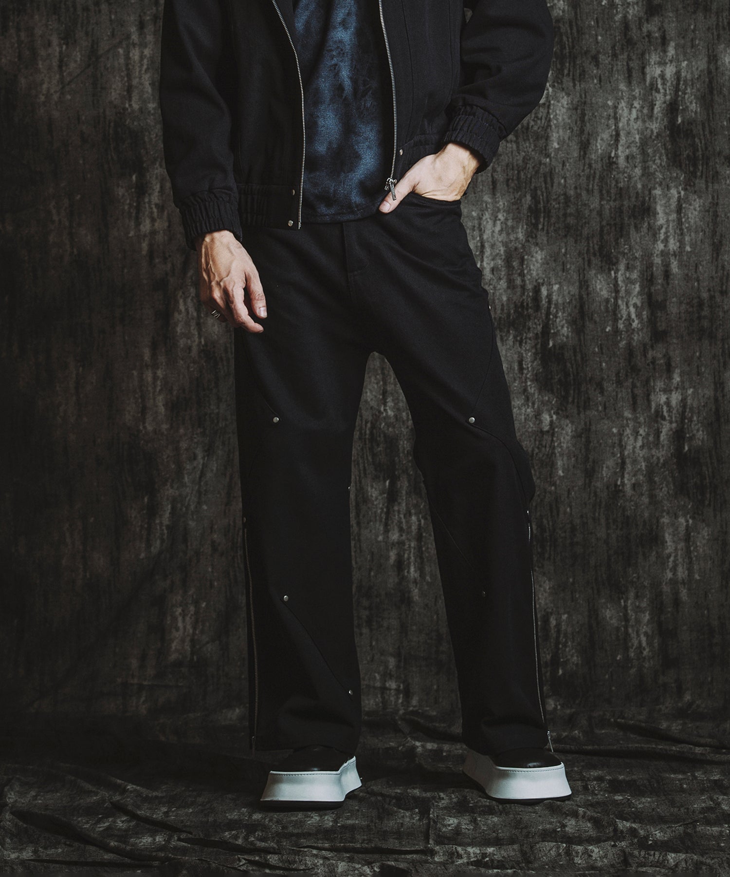 BLACK Model:H182cm