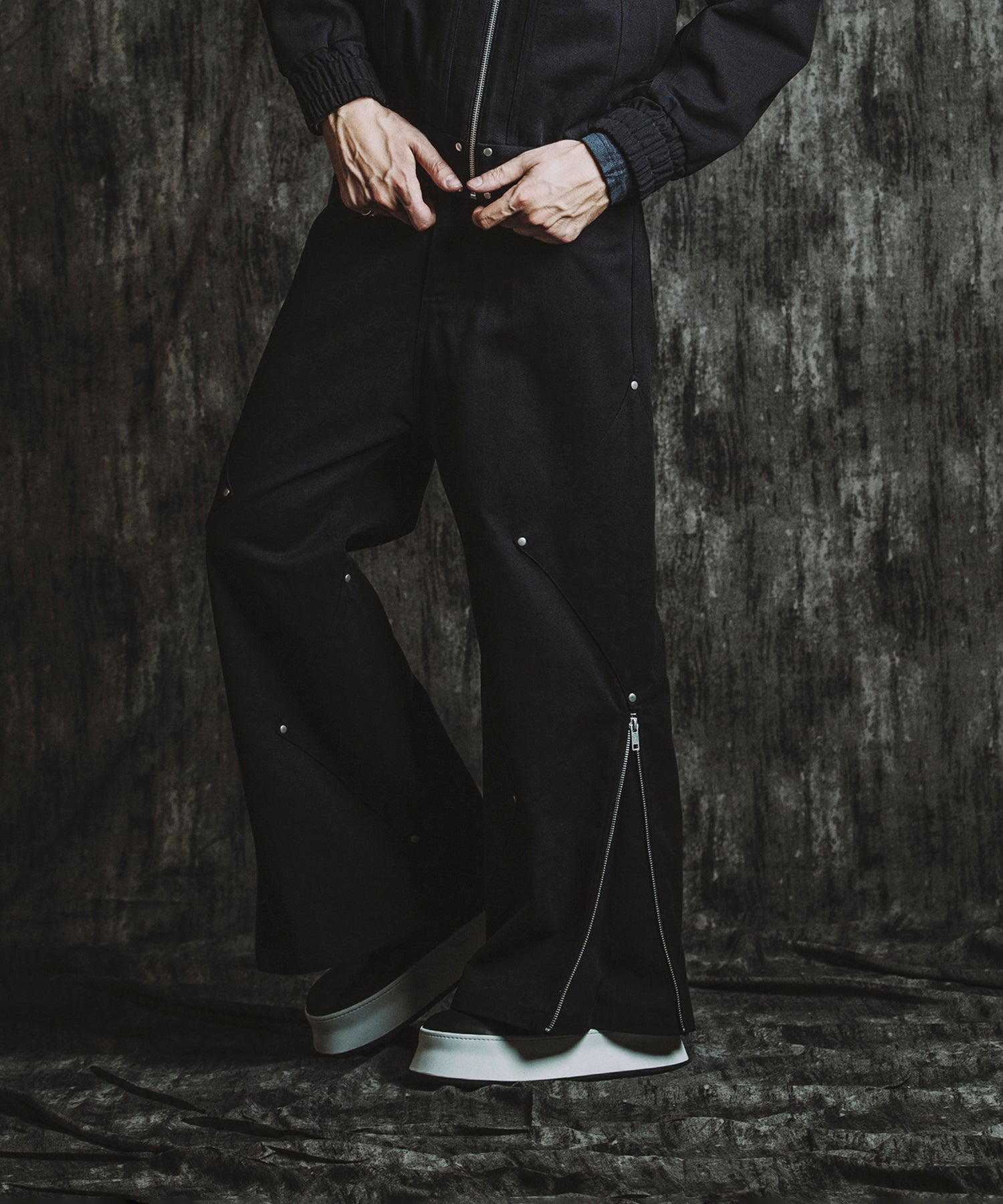 BLACK Model:H182cm