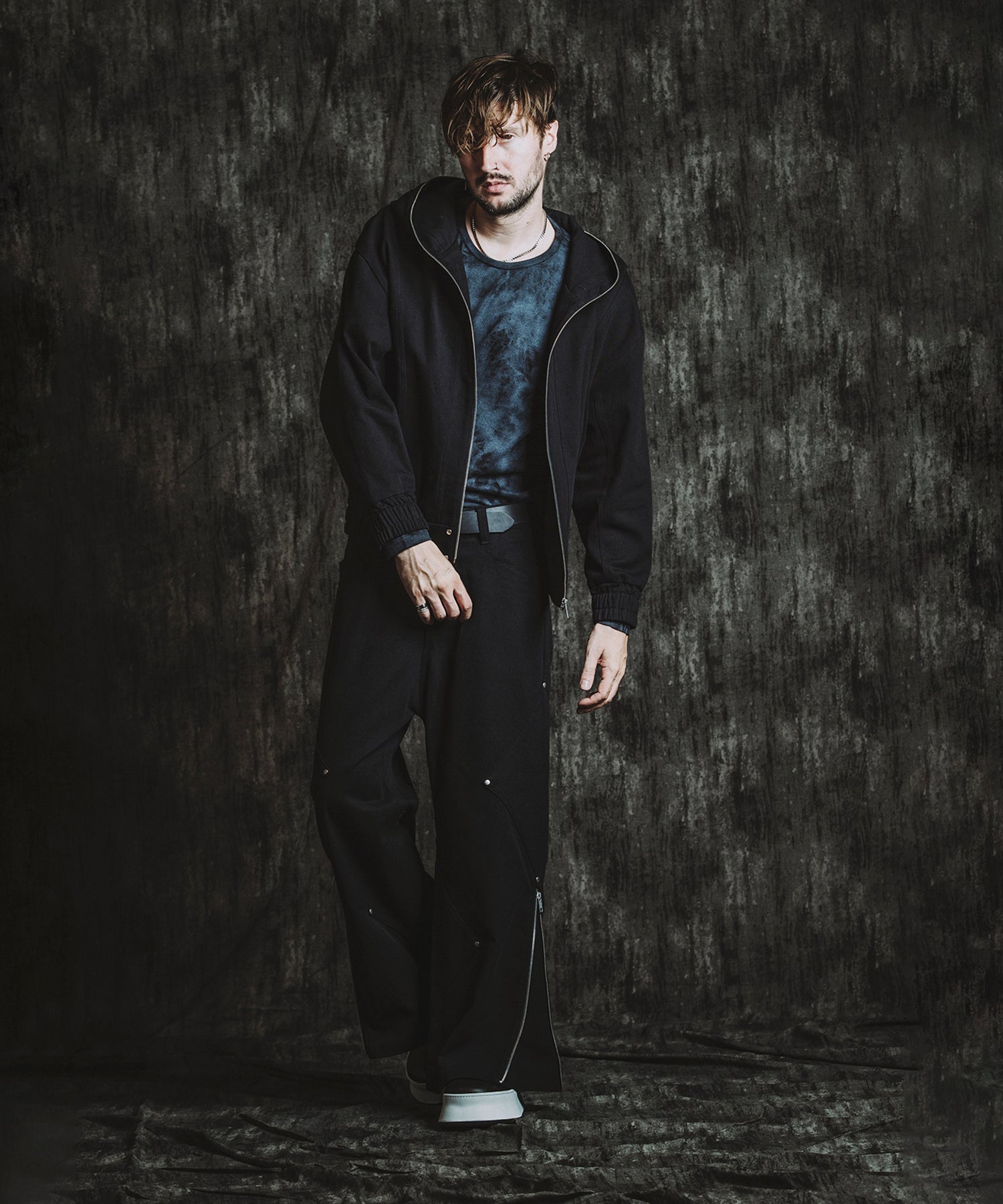 BLACK Model:H182cm