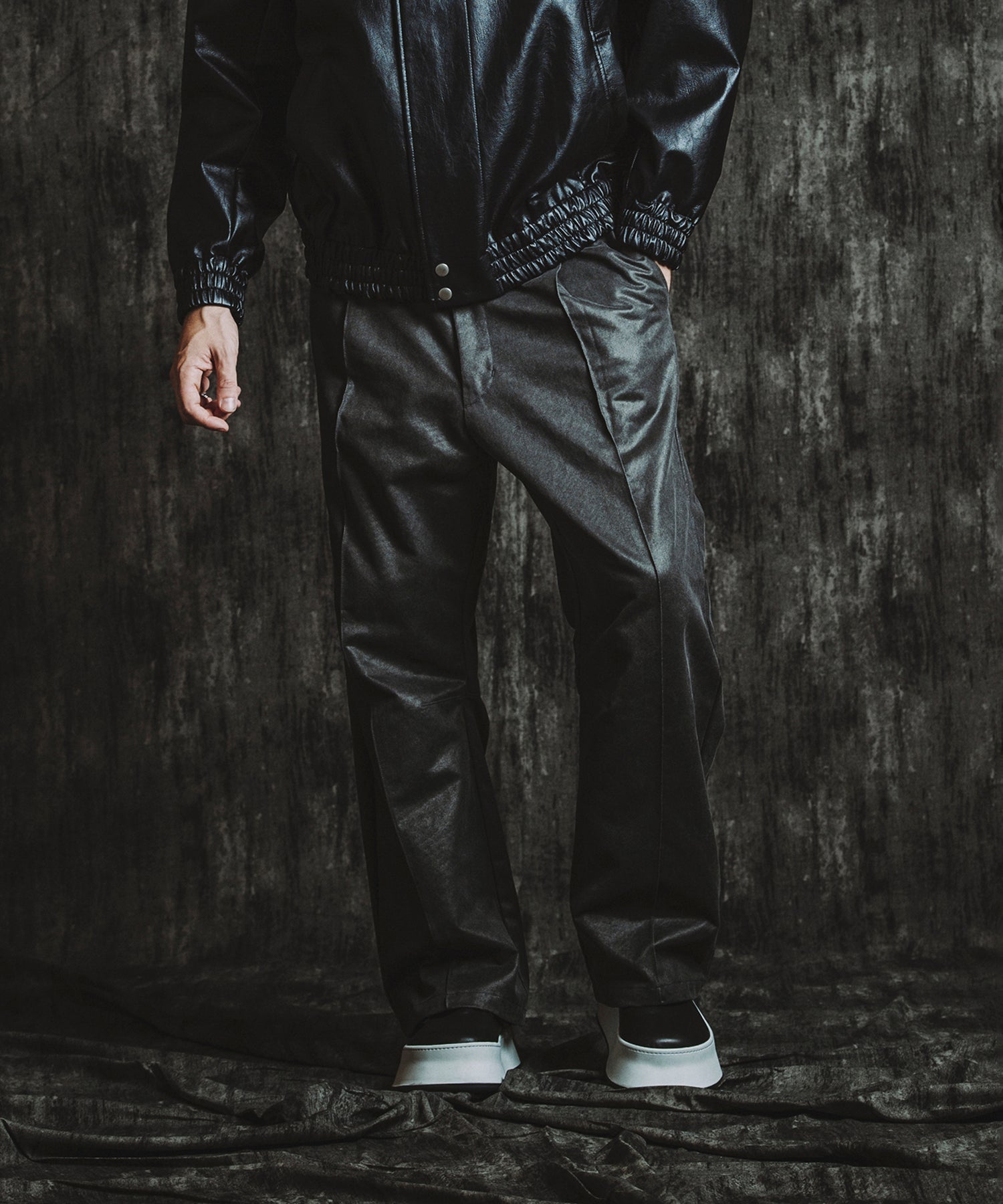 BLACK Model:H182cm