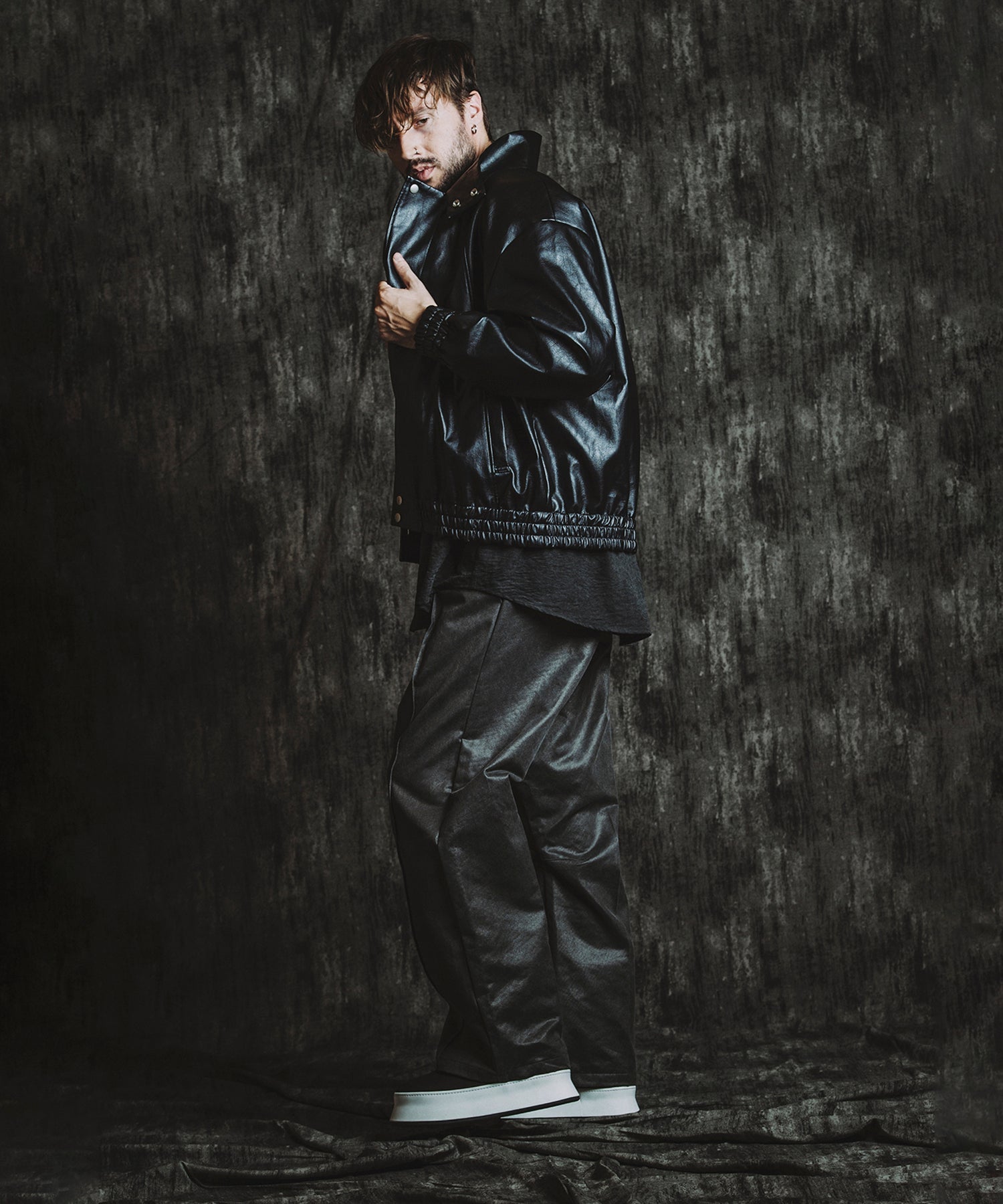 BLACK Model:H182cm