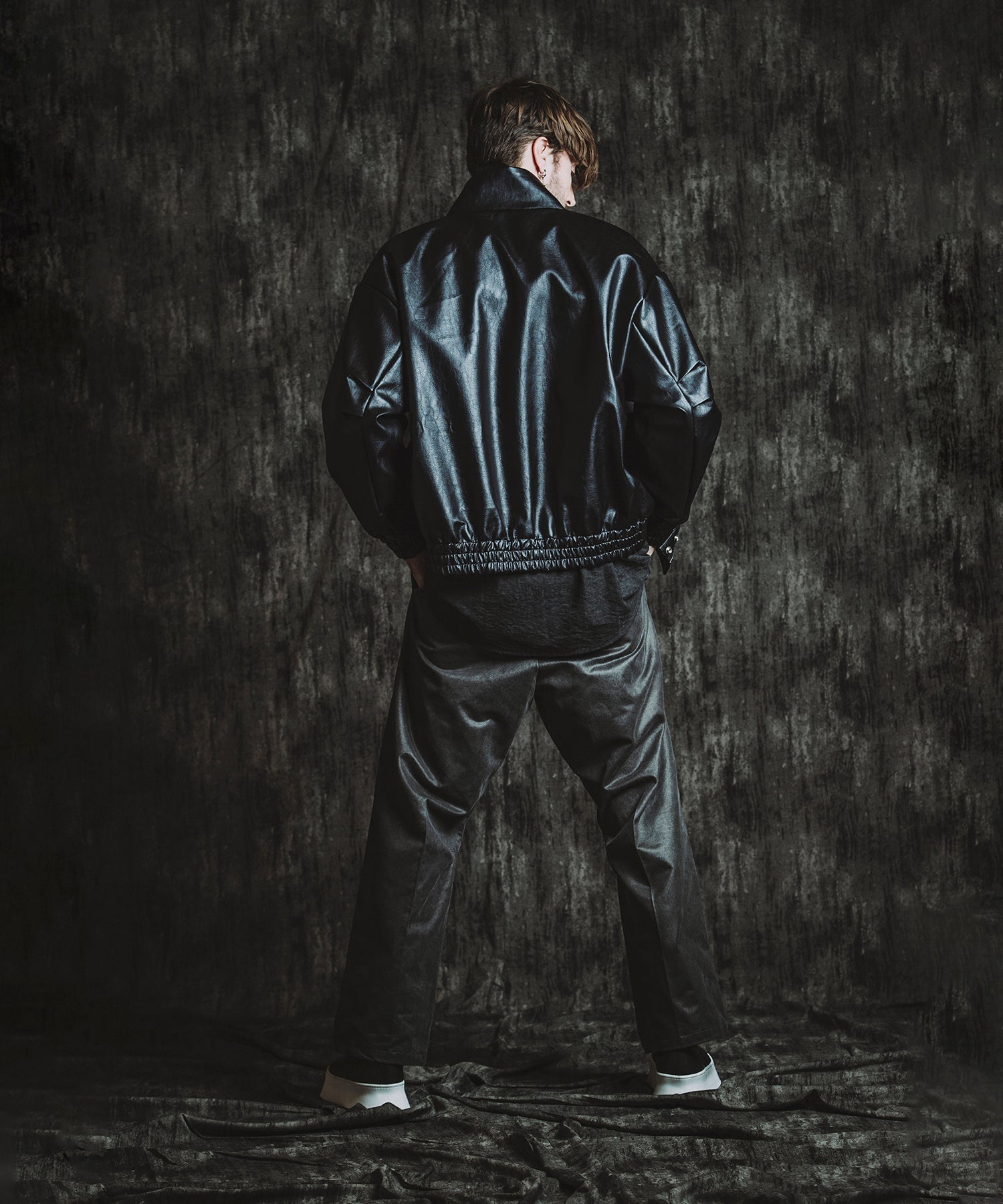 BLACK Model:H182cm