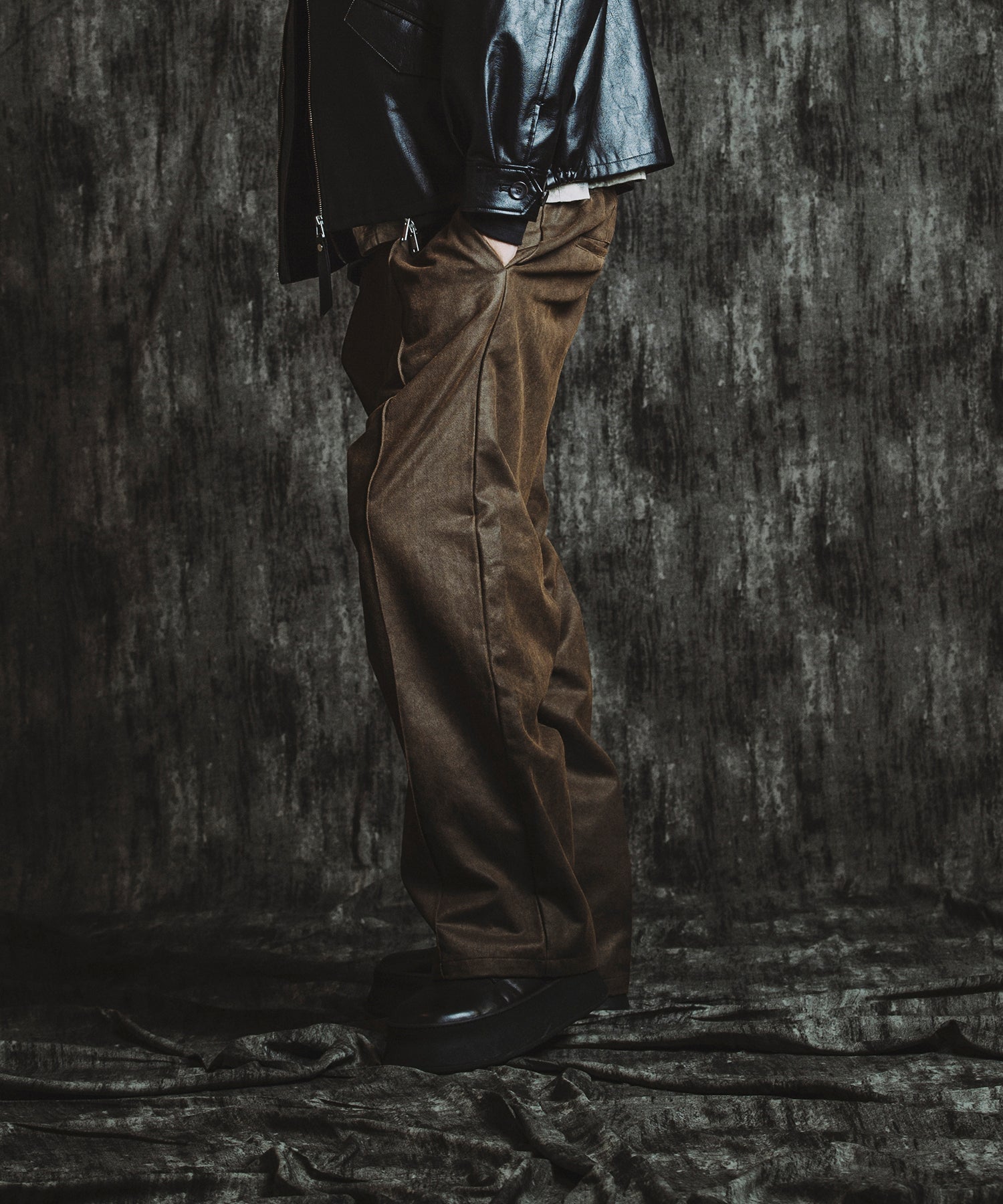 BROWN Model:H182cm