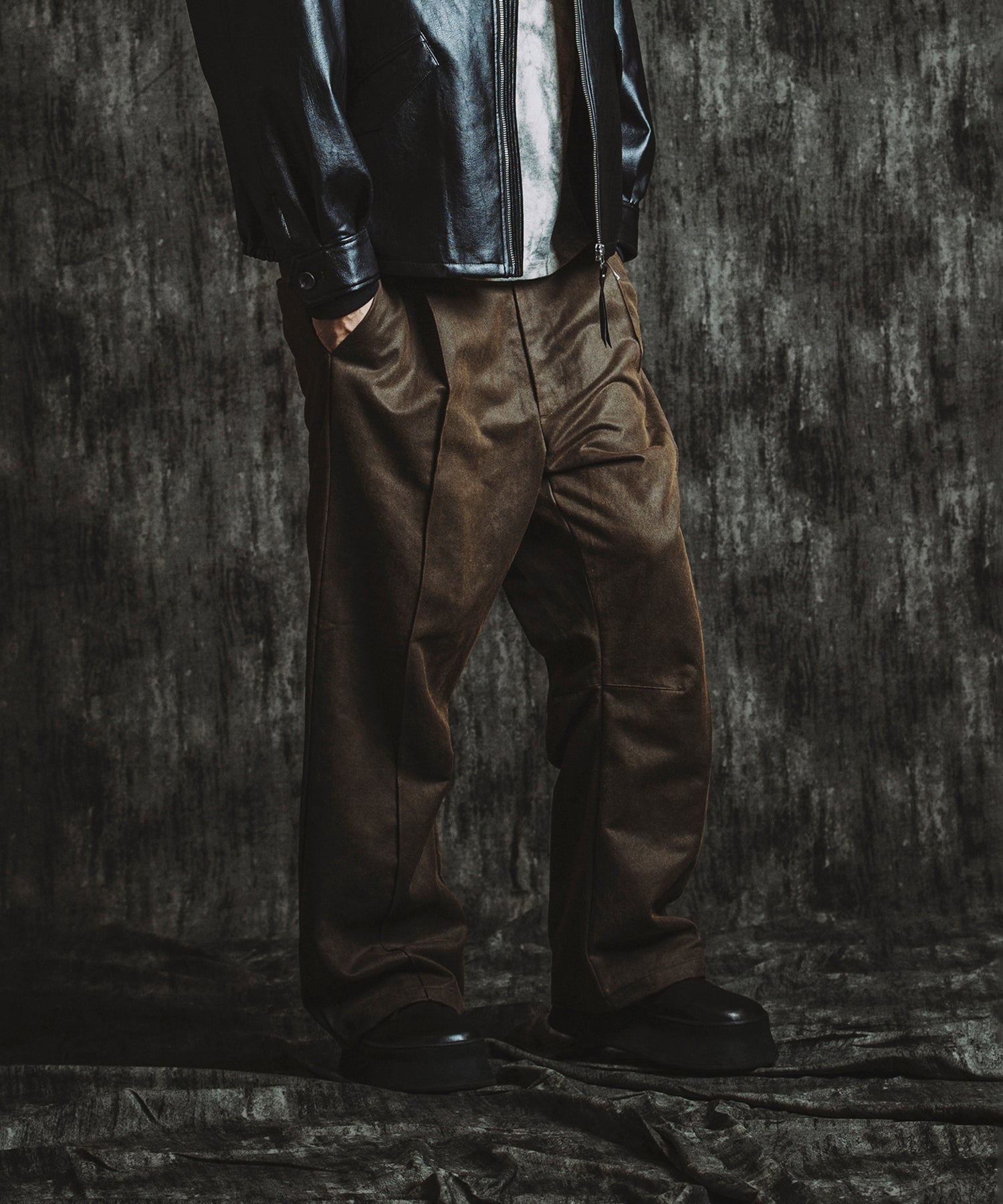 BROWN Model:H182cm