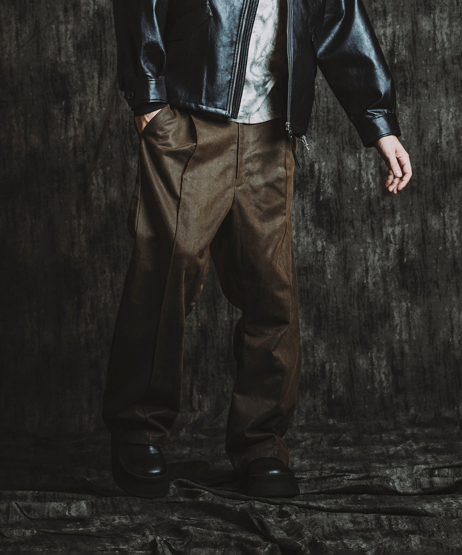 BROWN Model:H182cm