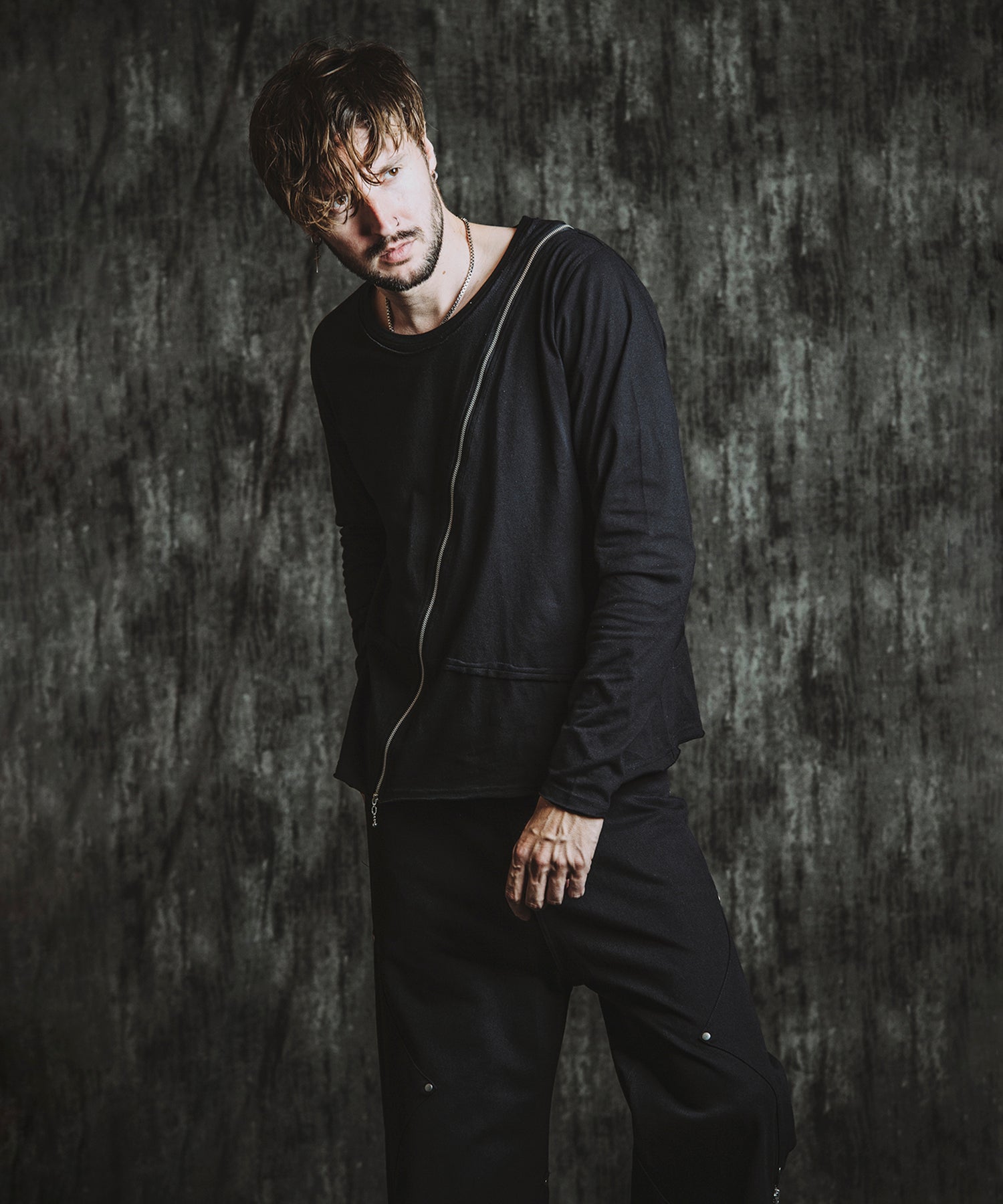 BLACK Model:H182cm