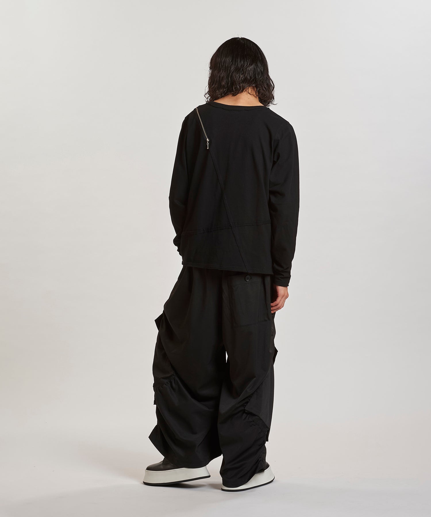 BLACK Model:H180cm