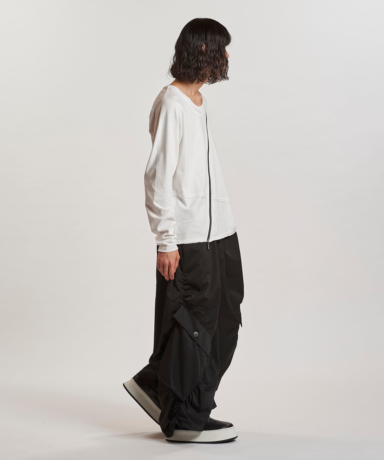 WHITE Model:H180cm