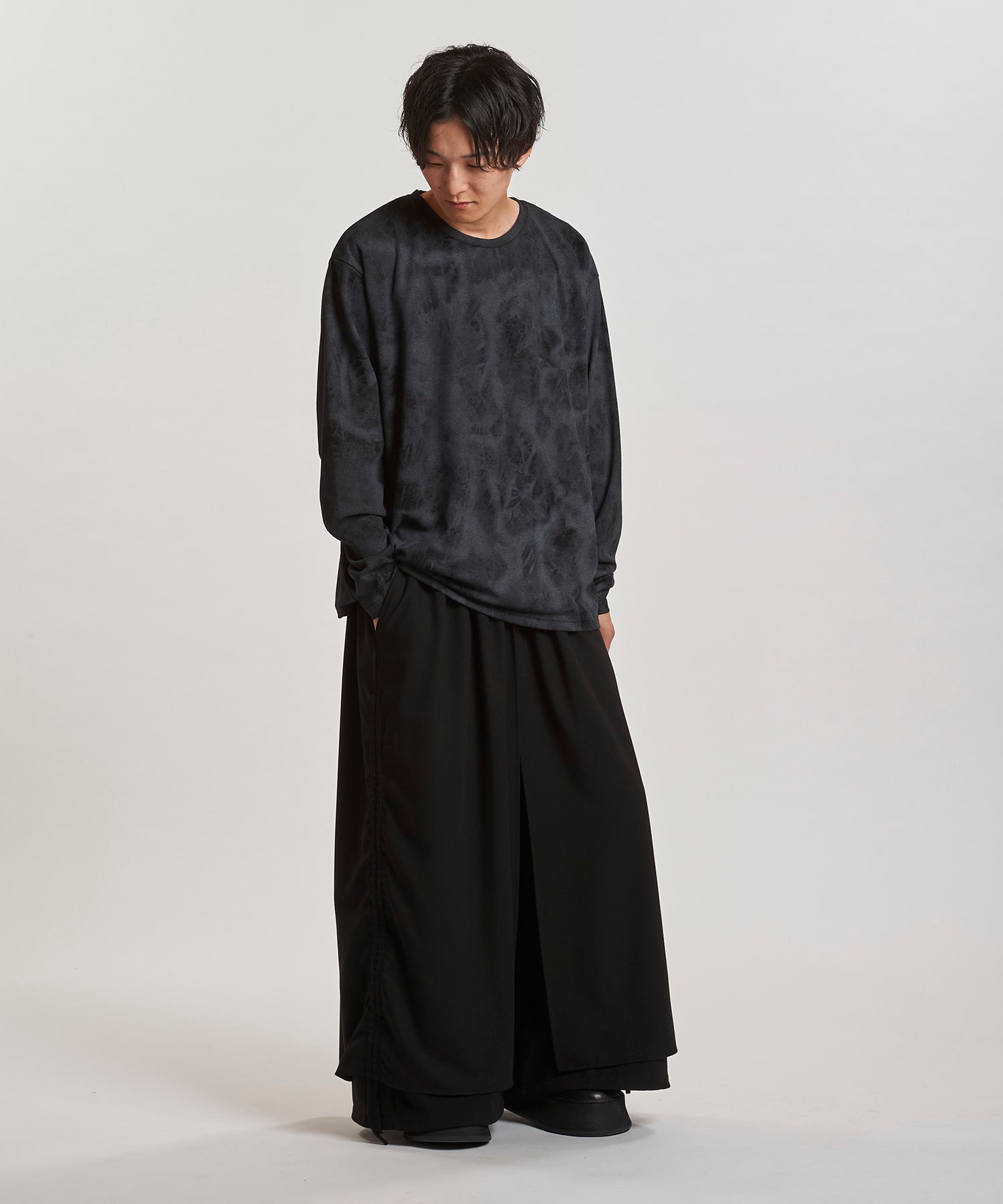 BLACK Model:H169cm