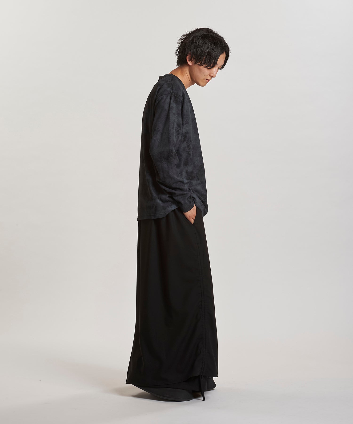 BLACK Model:H169cm