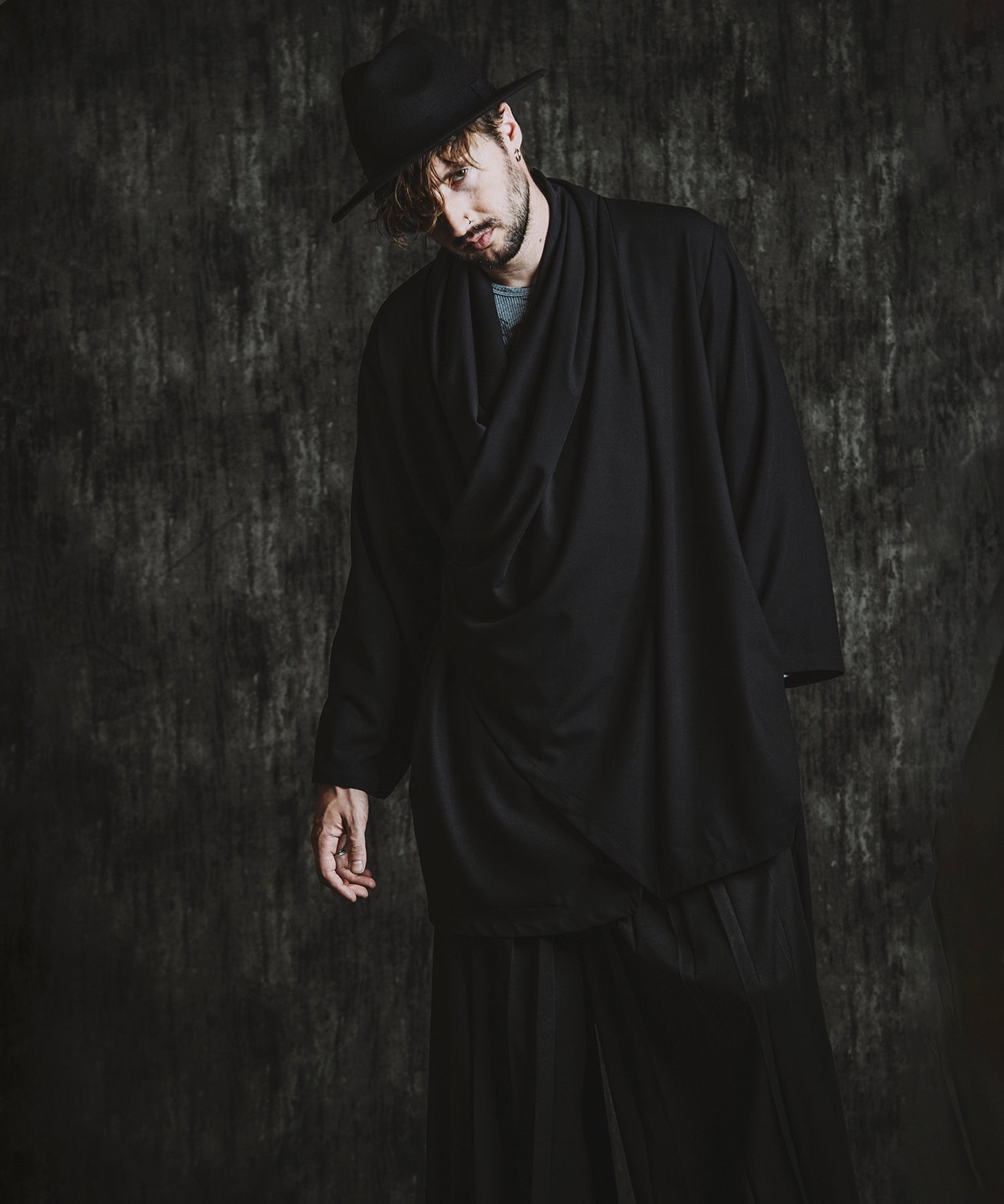 BLACK Model:H182cm