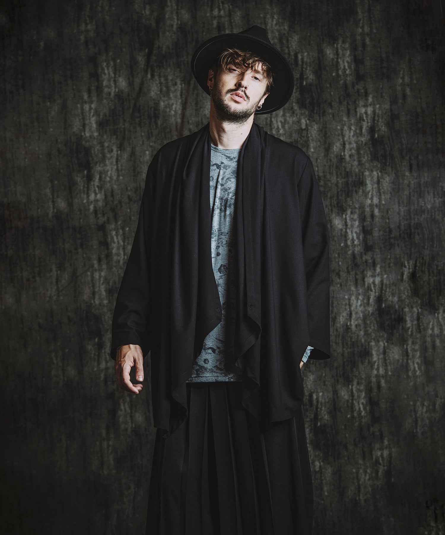 BLACK Model:H182cm