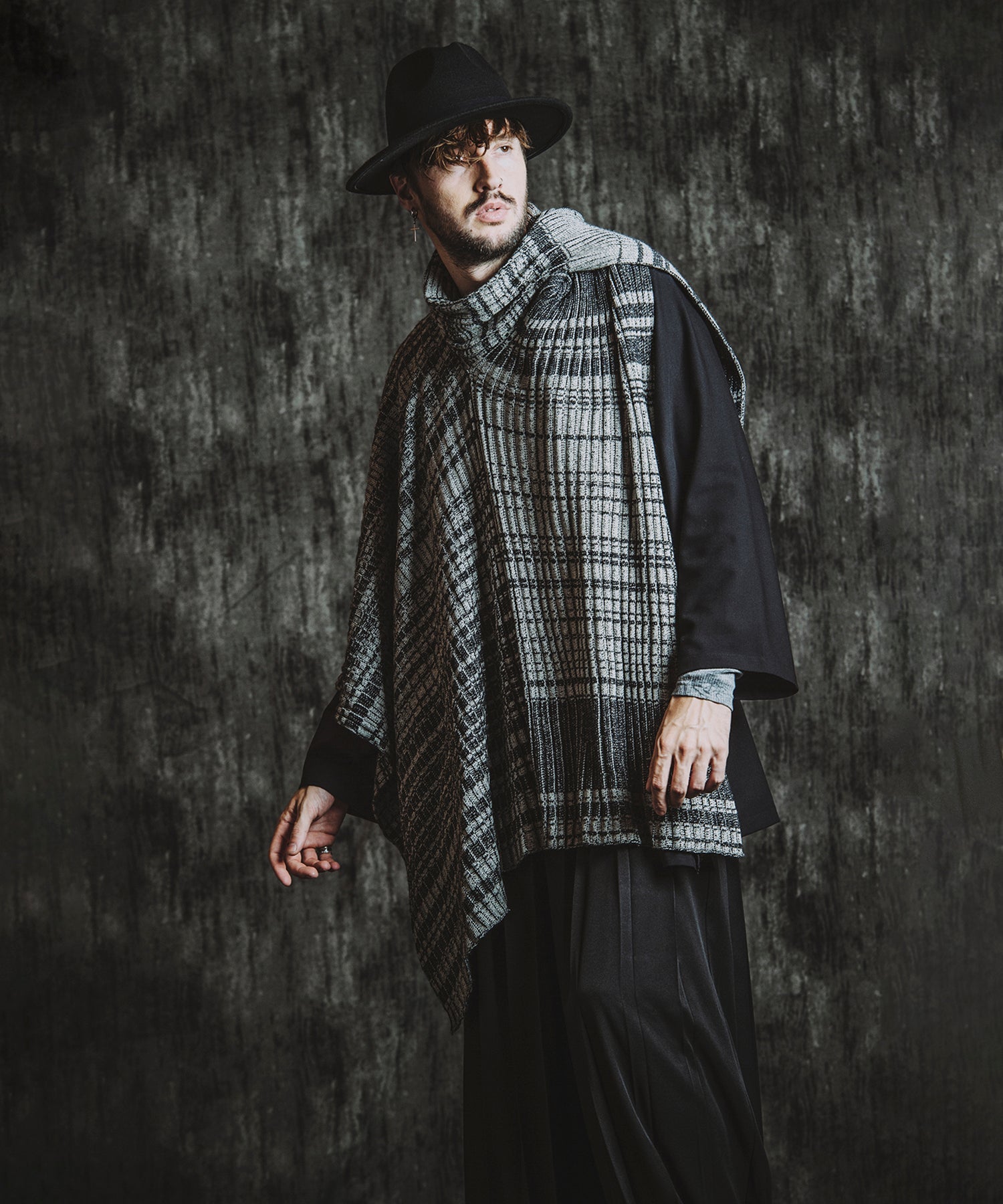 BLACK Model:H182cm