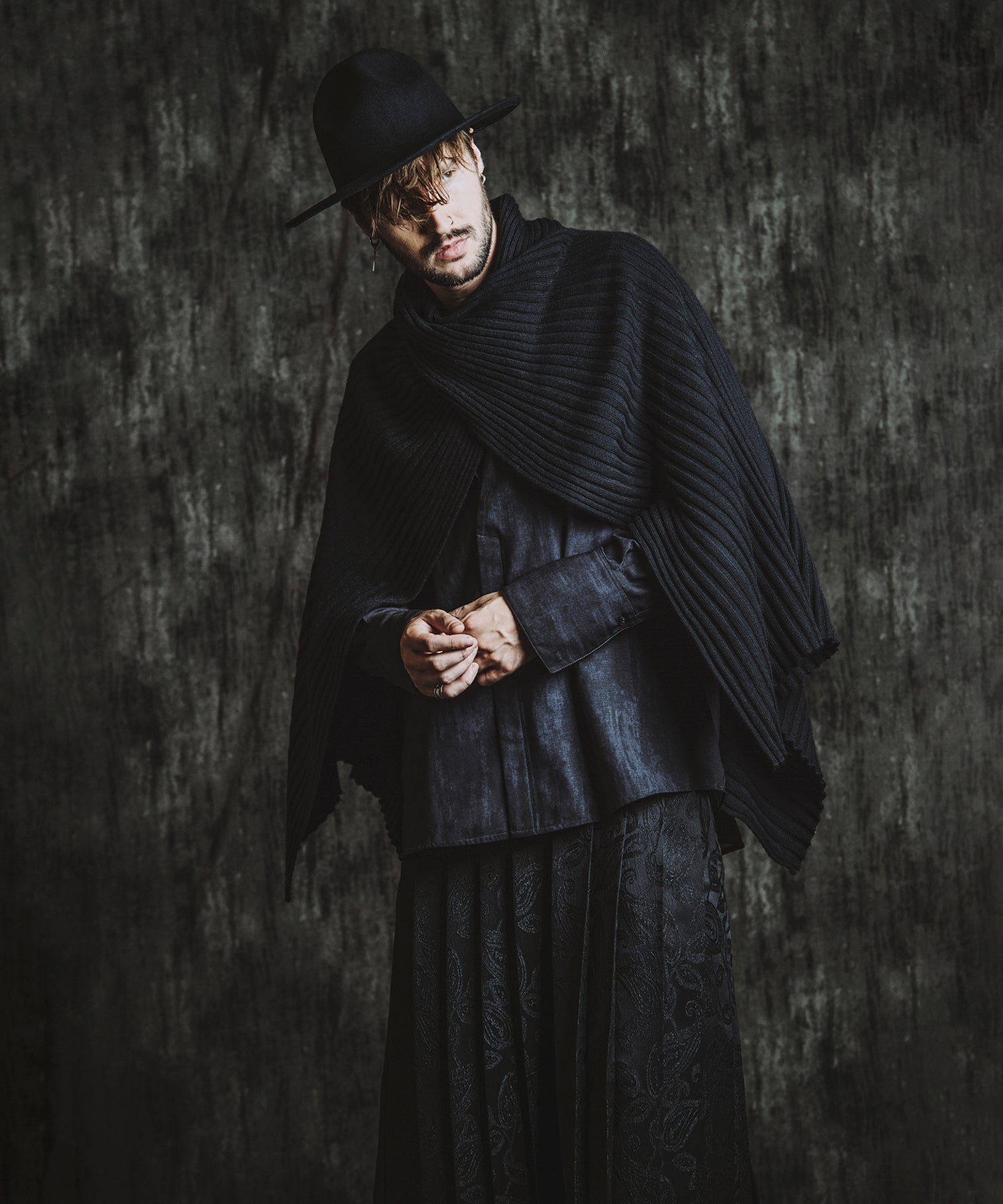 BLACK Model:H182cm