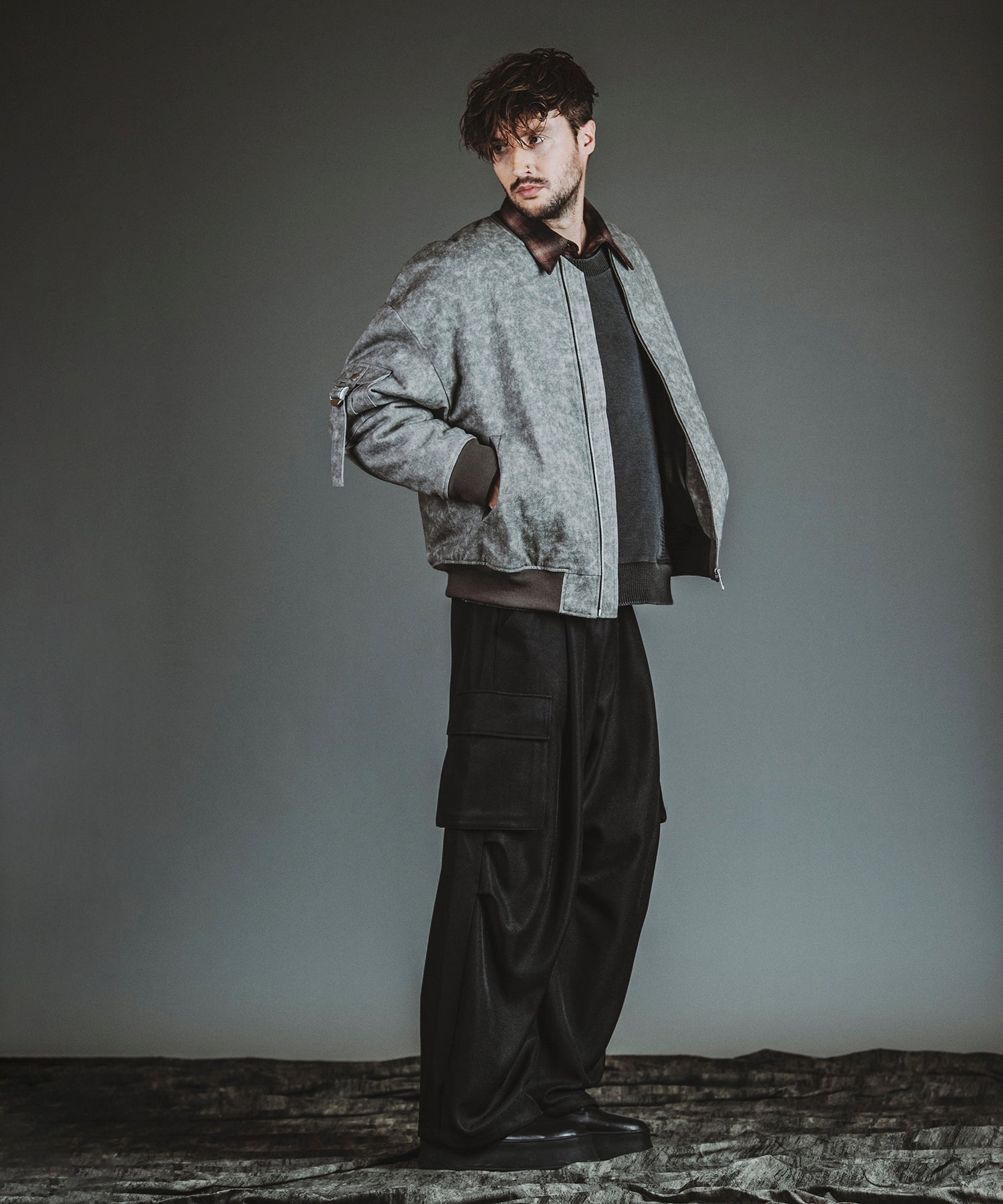 GRAY Model:H182cm