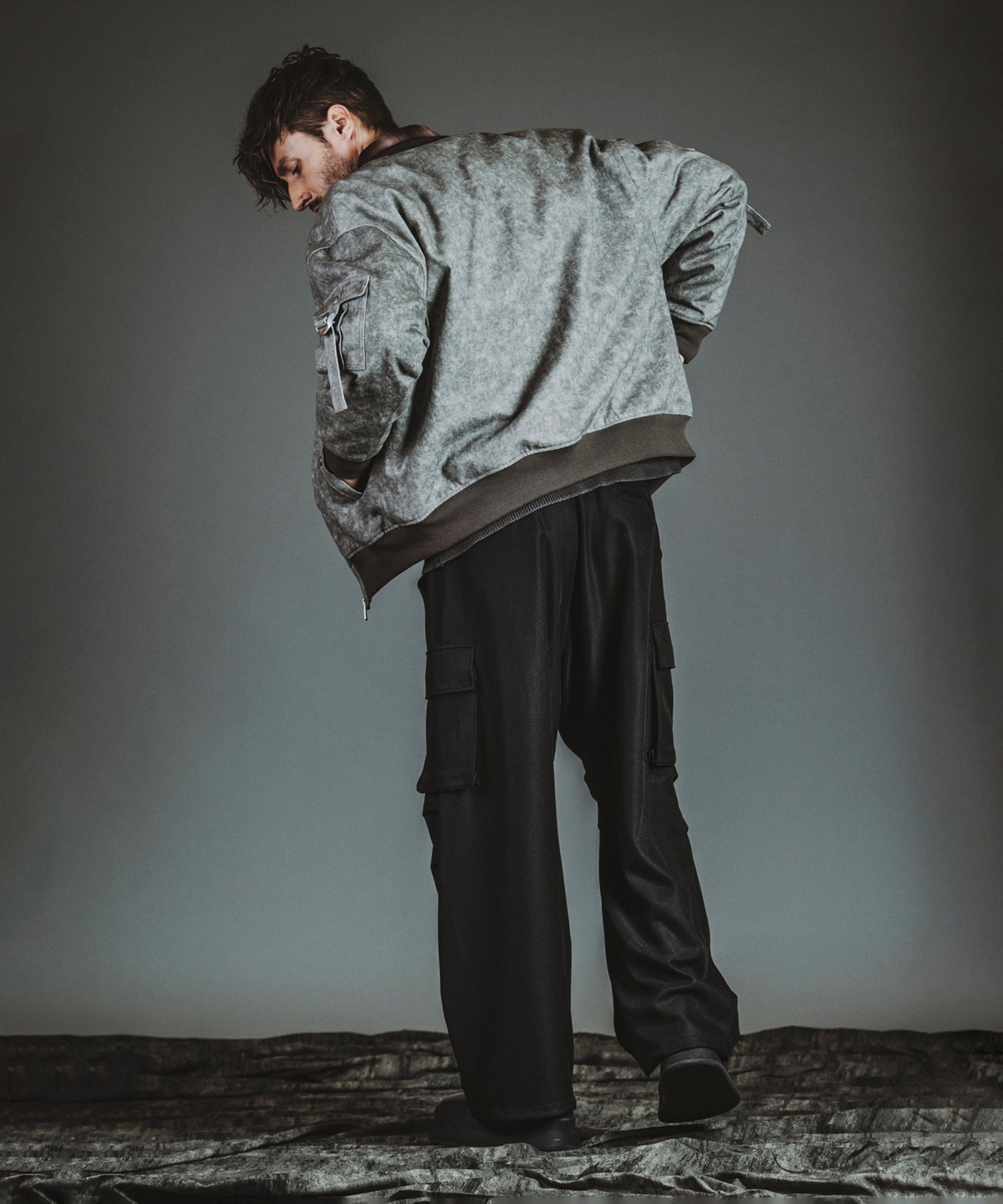 GRAY Model:H182cm